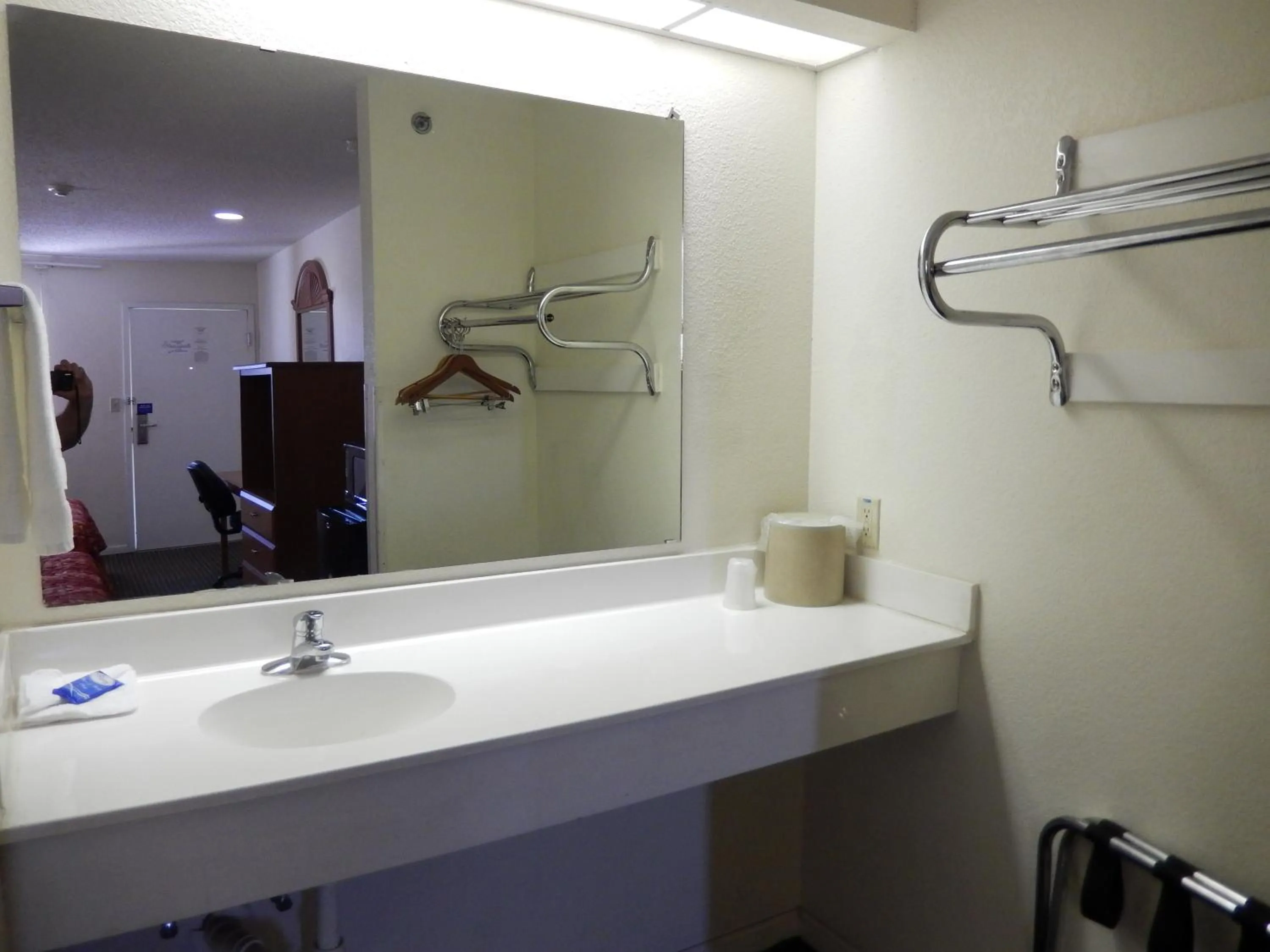 Bathroom in Motel 6-Azle, TX