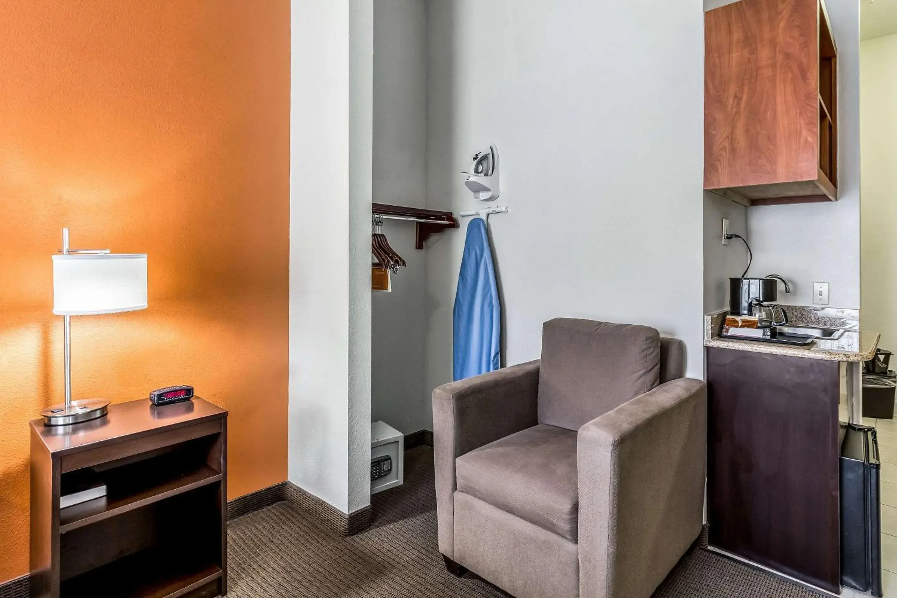 Photo of the whole room in Sleep Inn & Suites Stafford - Sugarland Photo of the whole room in Sleep Inn & Suites Stafford - Sugarland