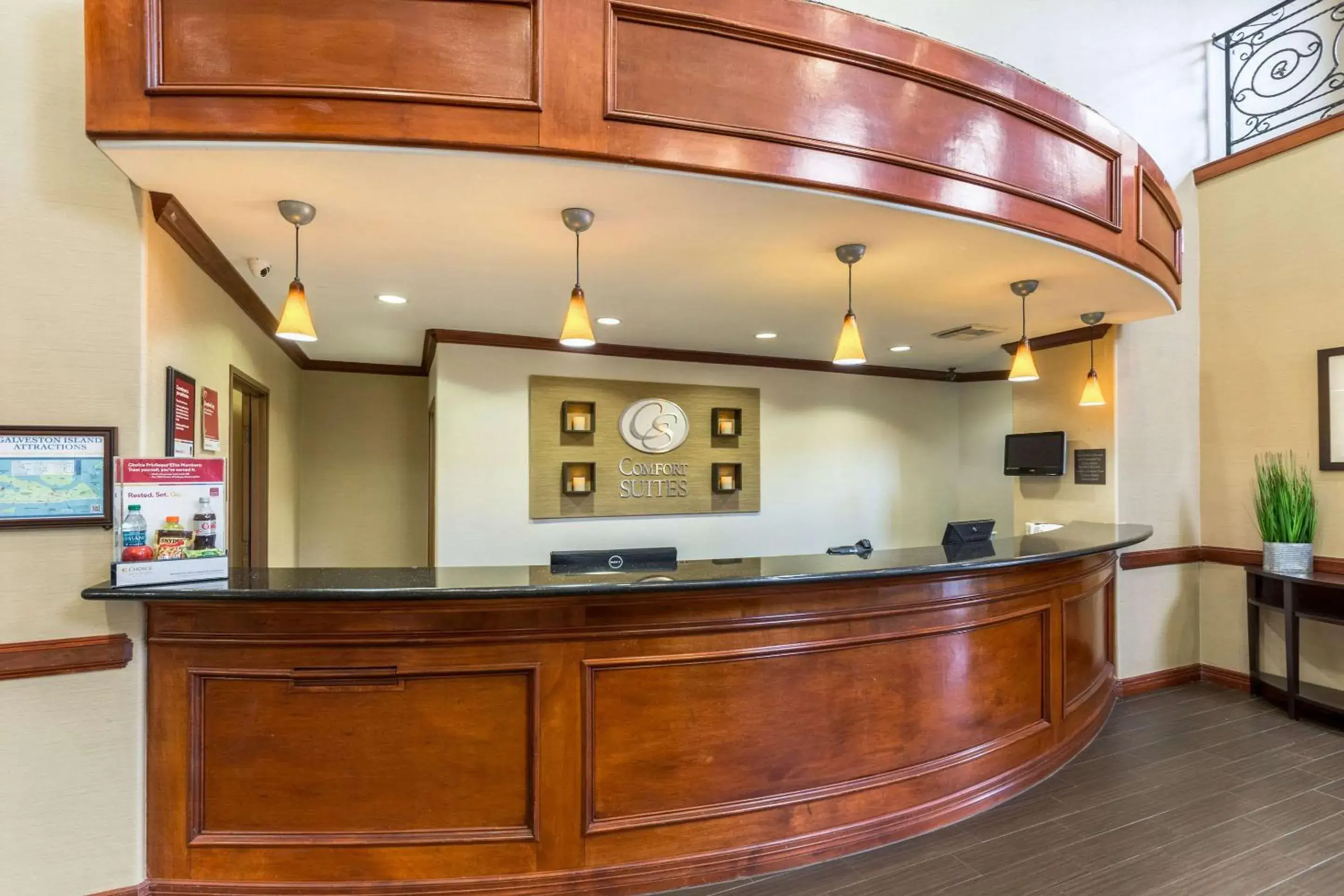 Lobby or reception in Comfort Suites Galveston Cruise Port Area - Beachside Lobby or reception in Comfort Suites Galveston Cruise Port Area - Beachside