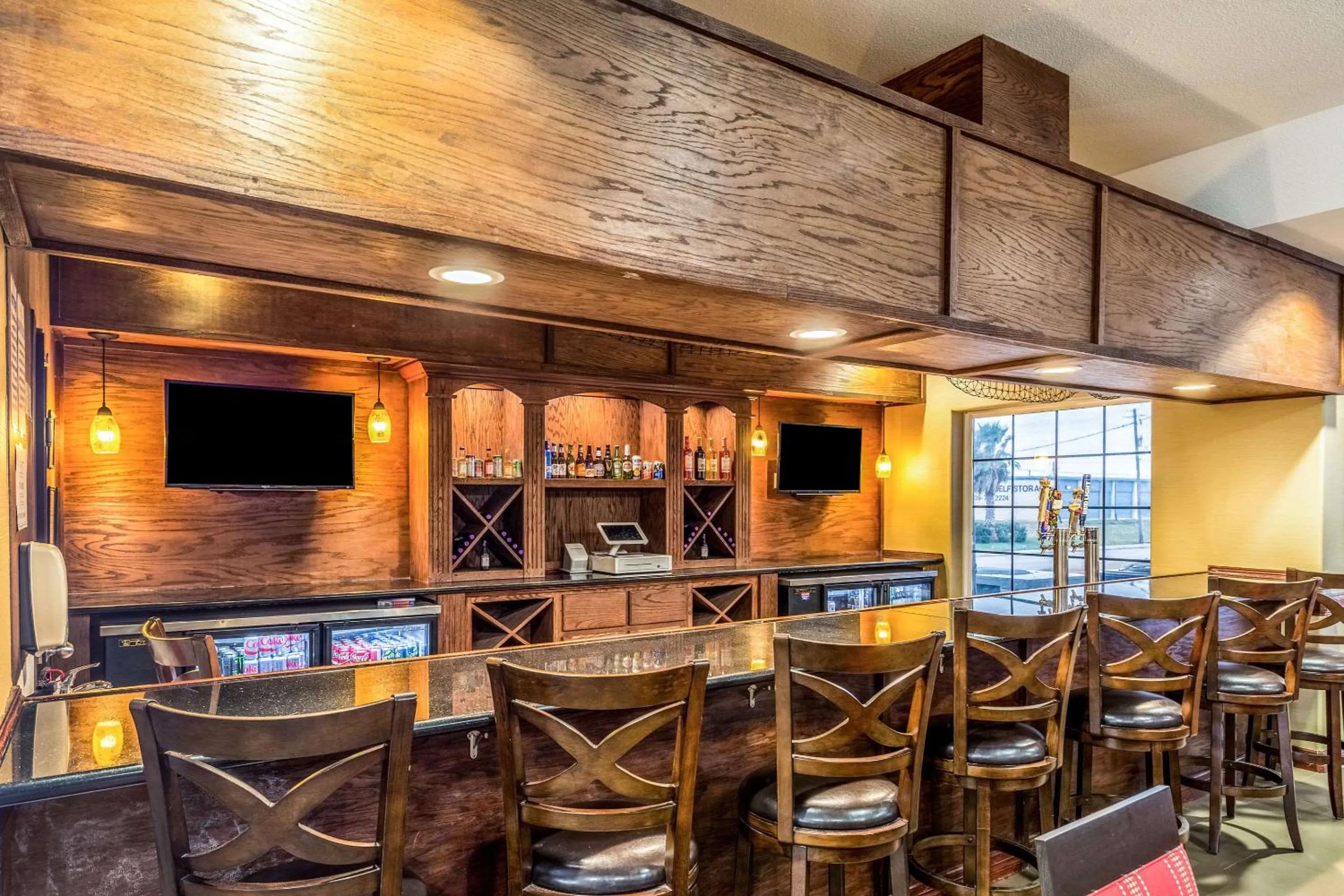 Lounge or bar in Comfort Suites Galveston Cruise Port Area - Beachside