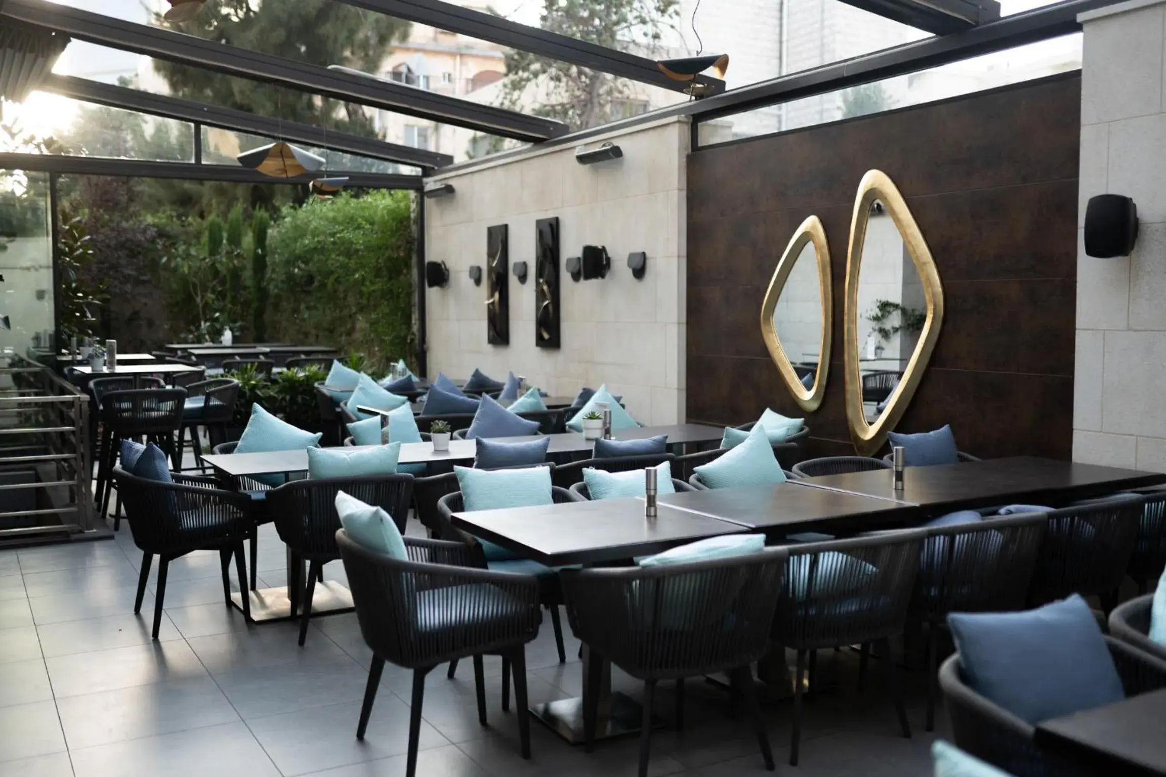 Restaurant/places to eat in The Compass Hotel Restaurant/places to eat in The Compass Hotel