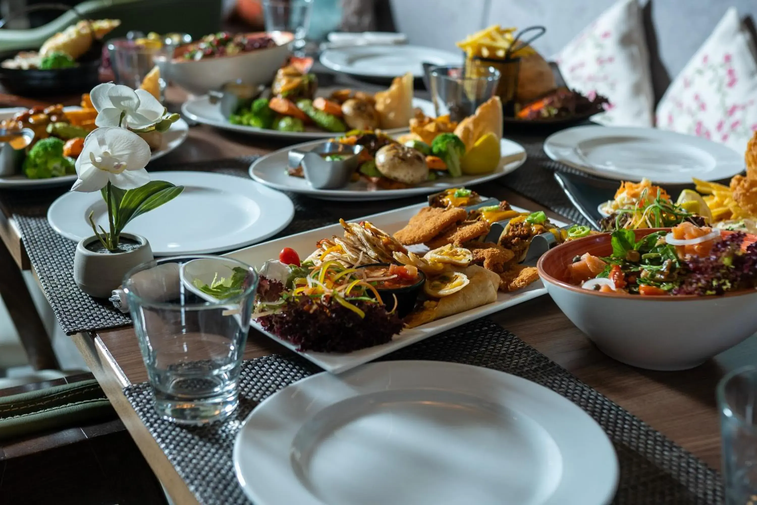 Restaurant/places to eat in The Compass Hotel Restaurant/places to eat in The Compass Hotel