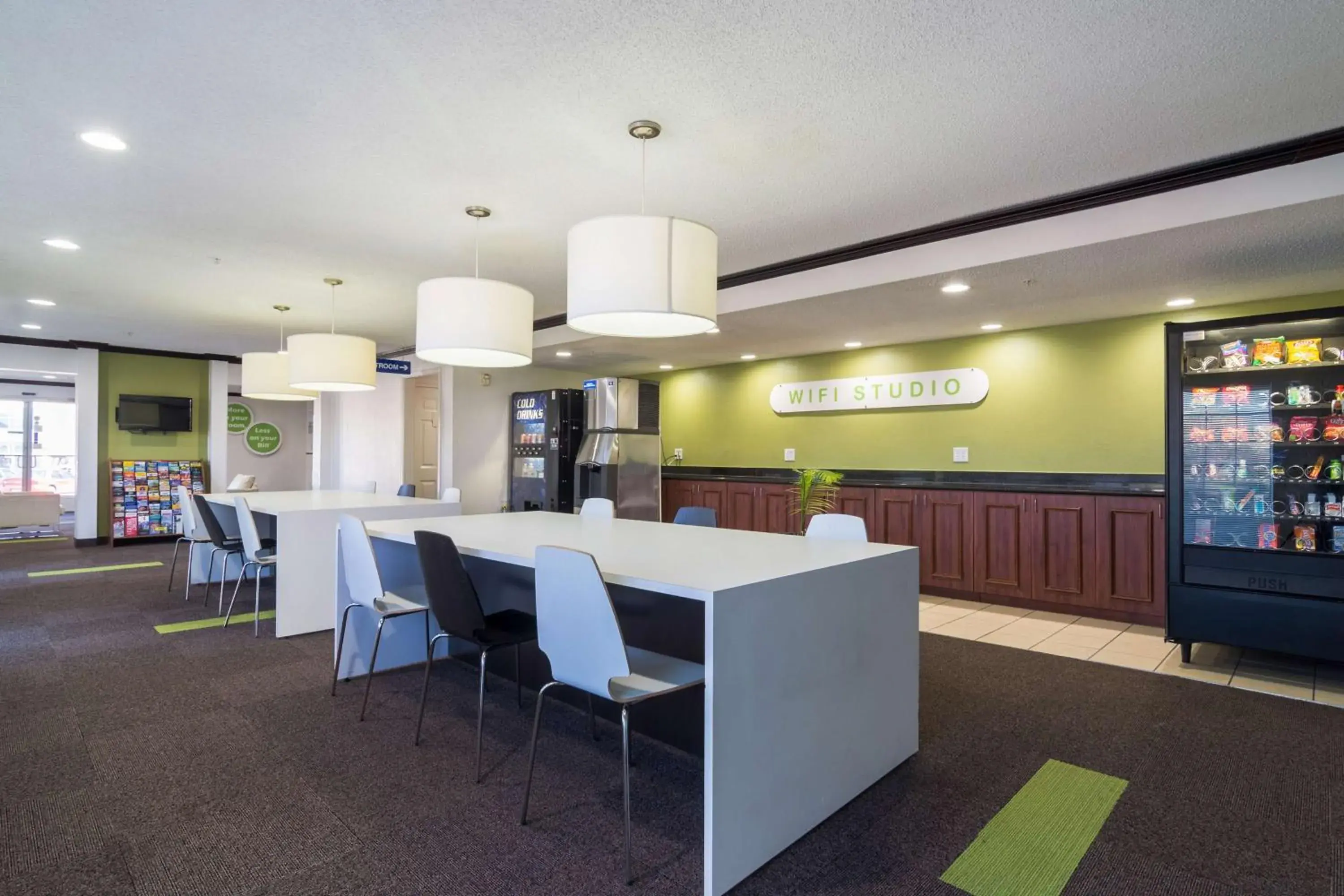 Lobby or reception in Studio 6-Plano, TX - Dallas - Plano Medical Center Lobby or reception in Studio 6-Plano, TX - Dallas - Plano Medical Center