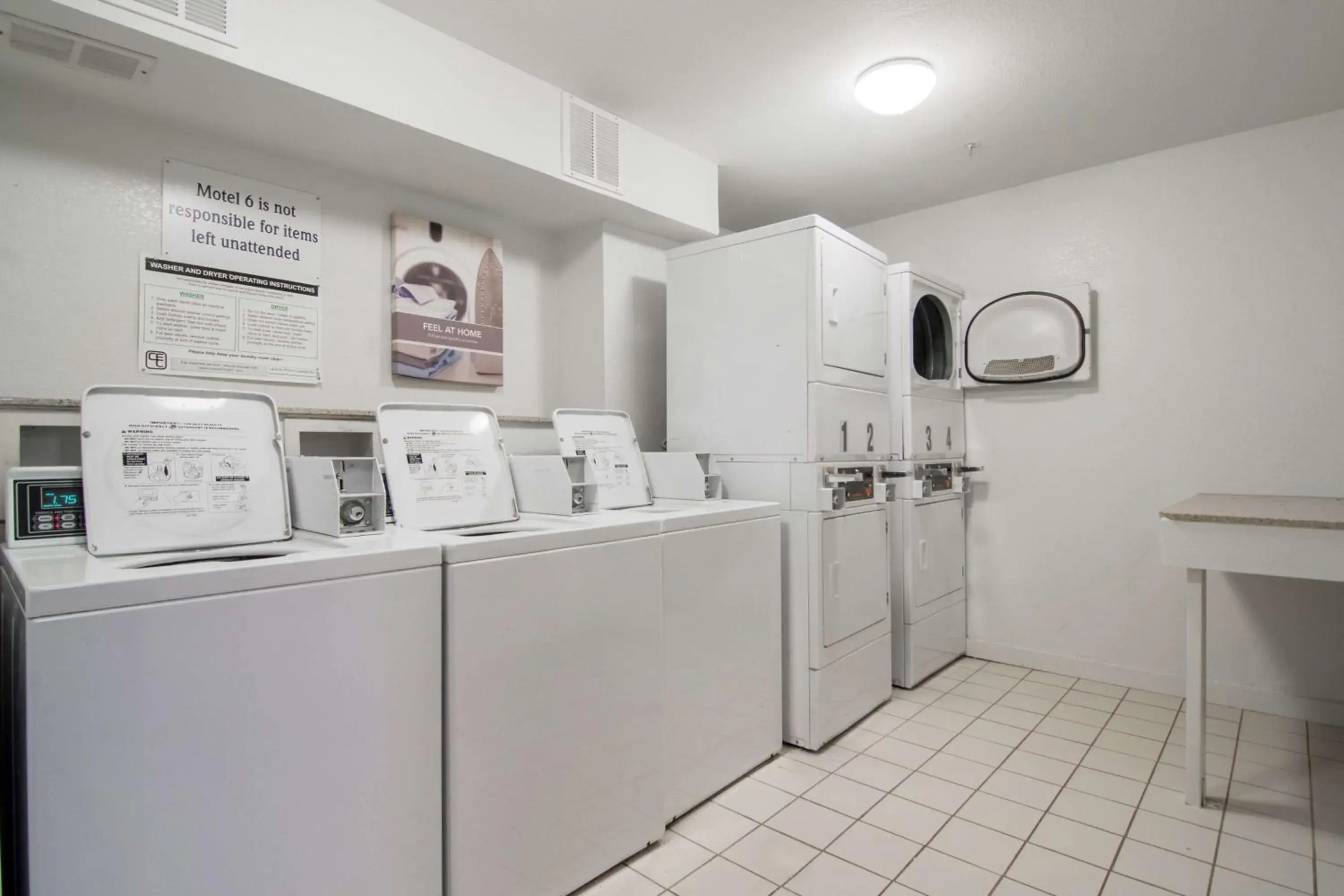 Queen Room with Two Queen Beds - single occupancy - Disability Access - Non-Smoking in Studio 6-Plano, TX - Dallas - Plano Medical Center Queen Room with Two Queen Beds - single occupancy - Disability Access - Non-Smoking in Studio 6-Plano, TX - Dallas - Plano Medical Center