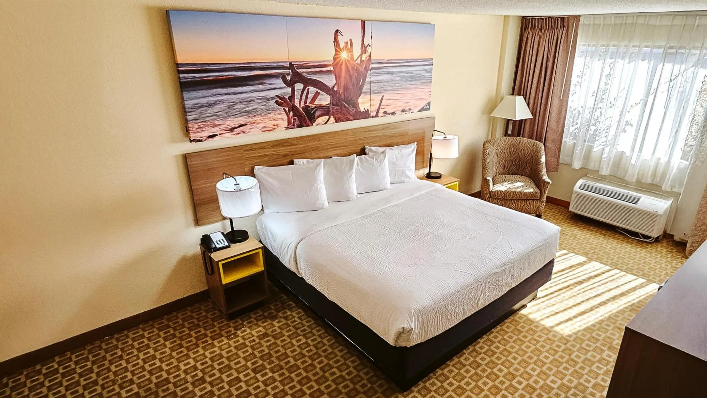 Bed in Days Inn by Wyndham Sherman