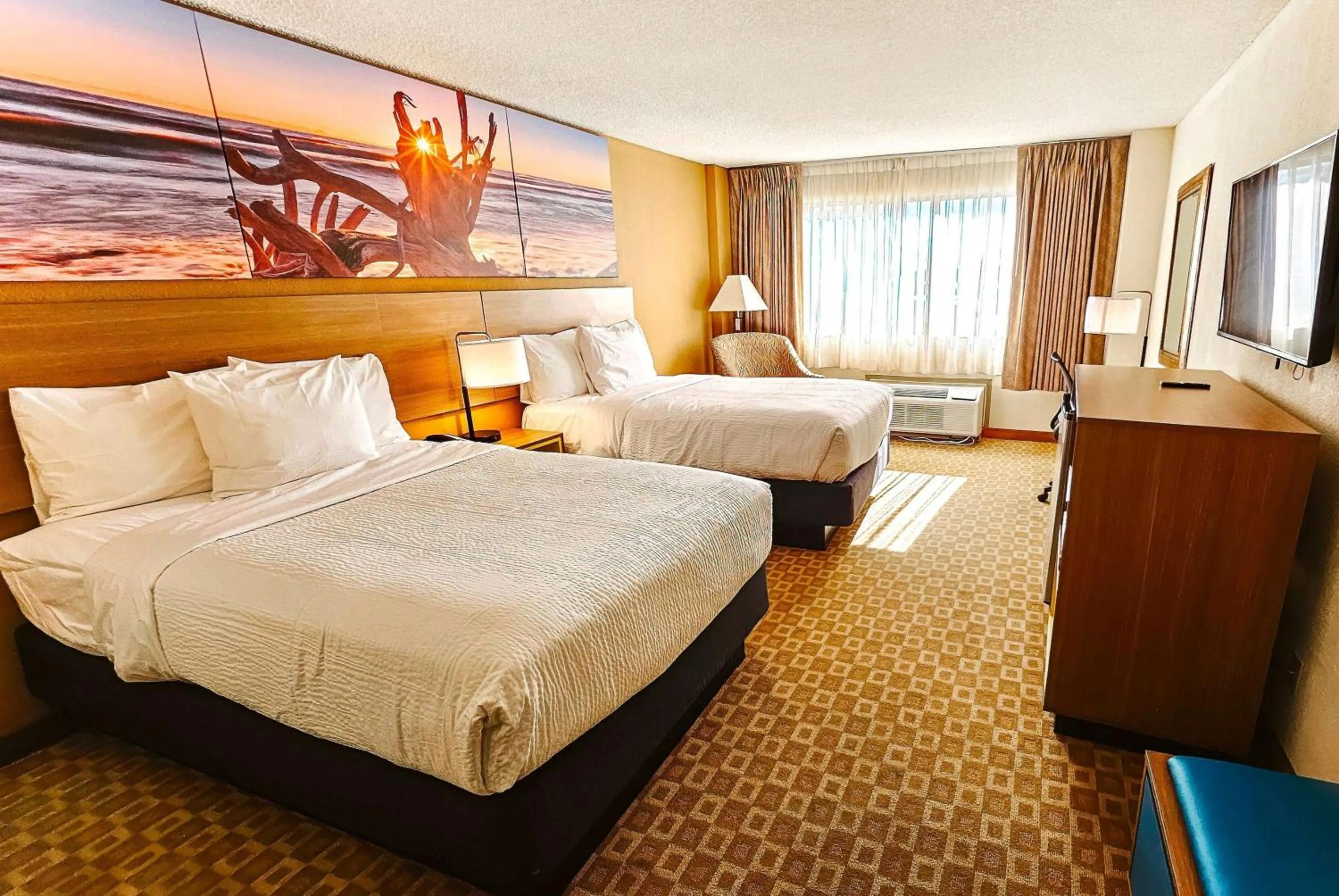 Photo of the whole room, Bed in Days Inn by Wyndham Sherman
