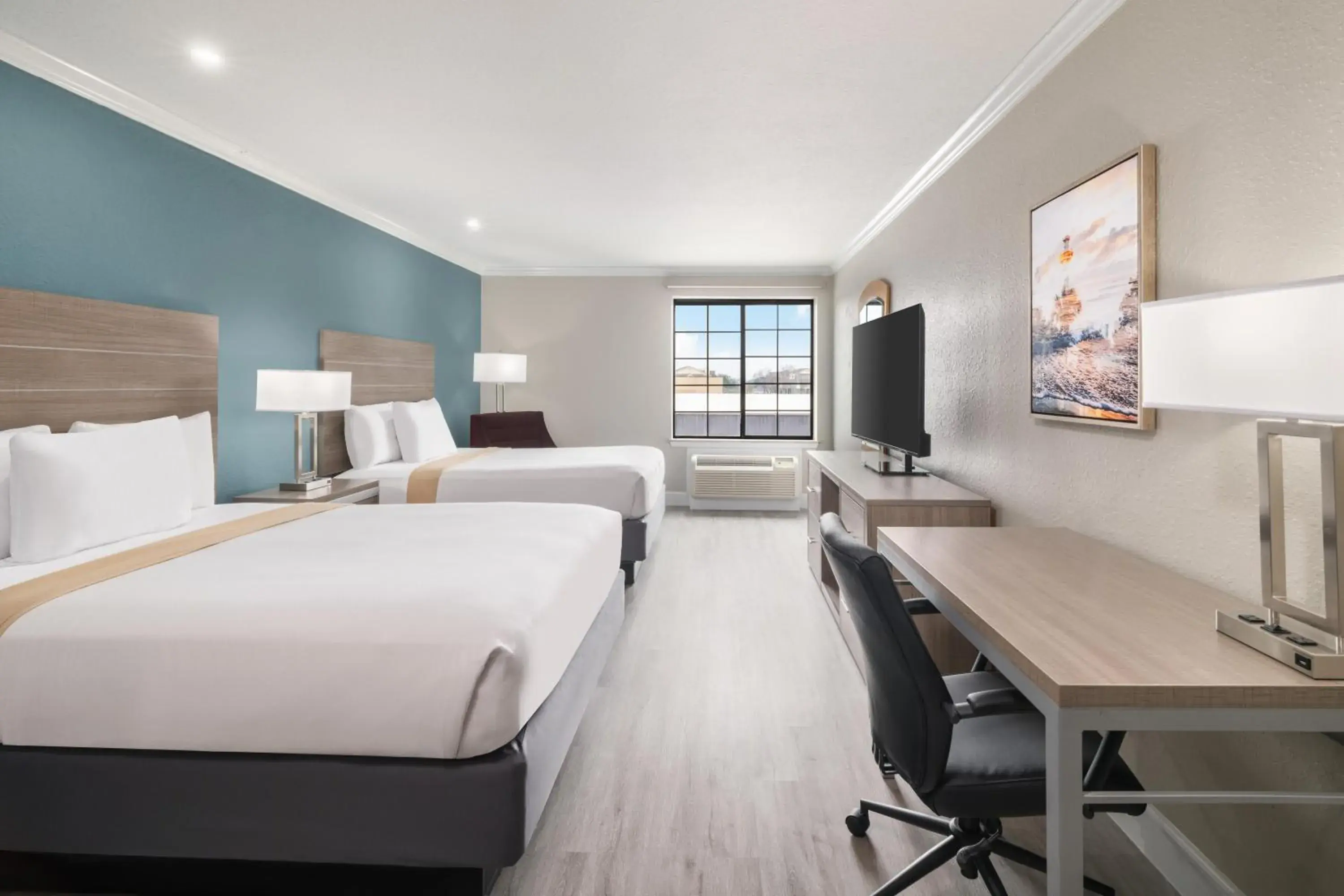 Bedroom, Bed in Melrose @ Seabrook, BW Signature Collection by Best Western Bedroom, Bed in Melrose @ Seabrook, BW Signature Collection by Best Western