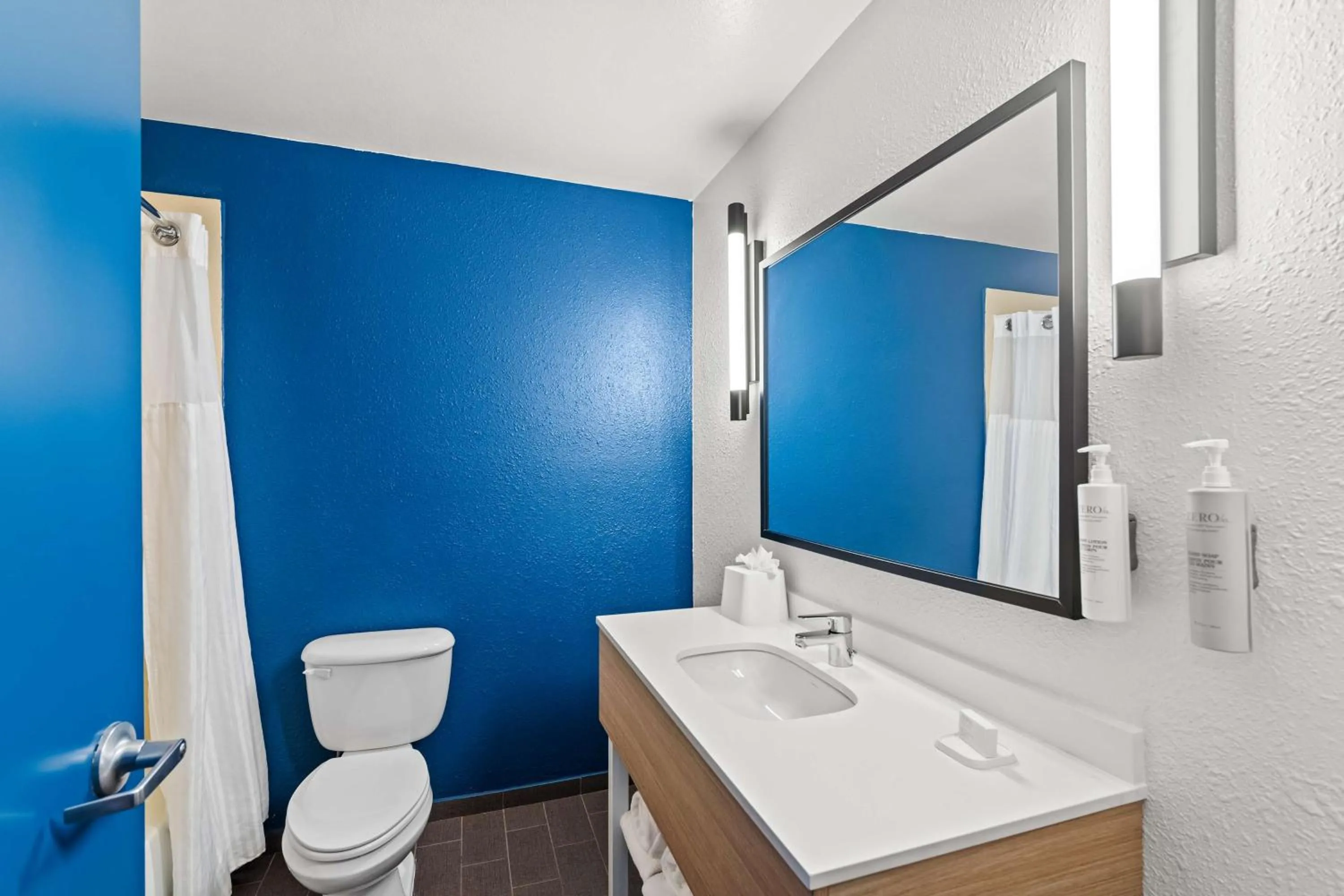 Bathroom in Sleep Inn & Suites Near Fort Cavazos