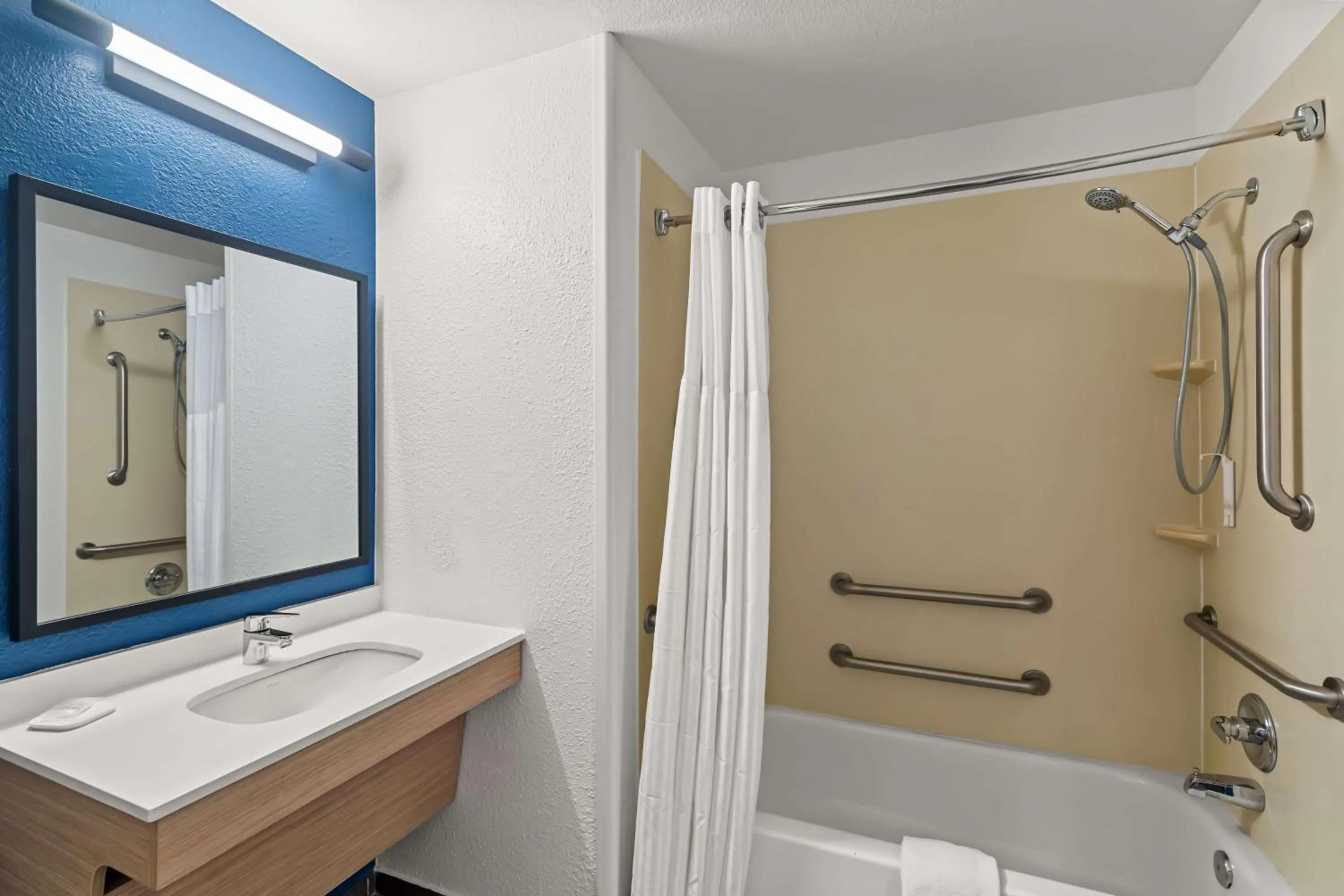 Bathroom in Sleep Inn & Suites Near Fort Cavazos