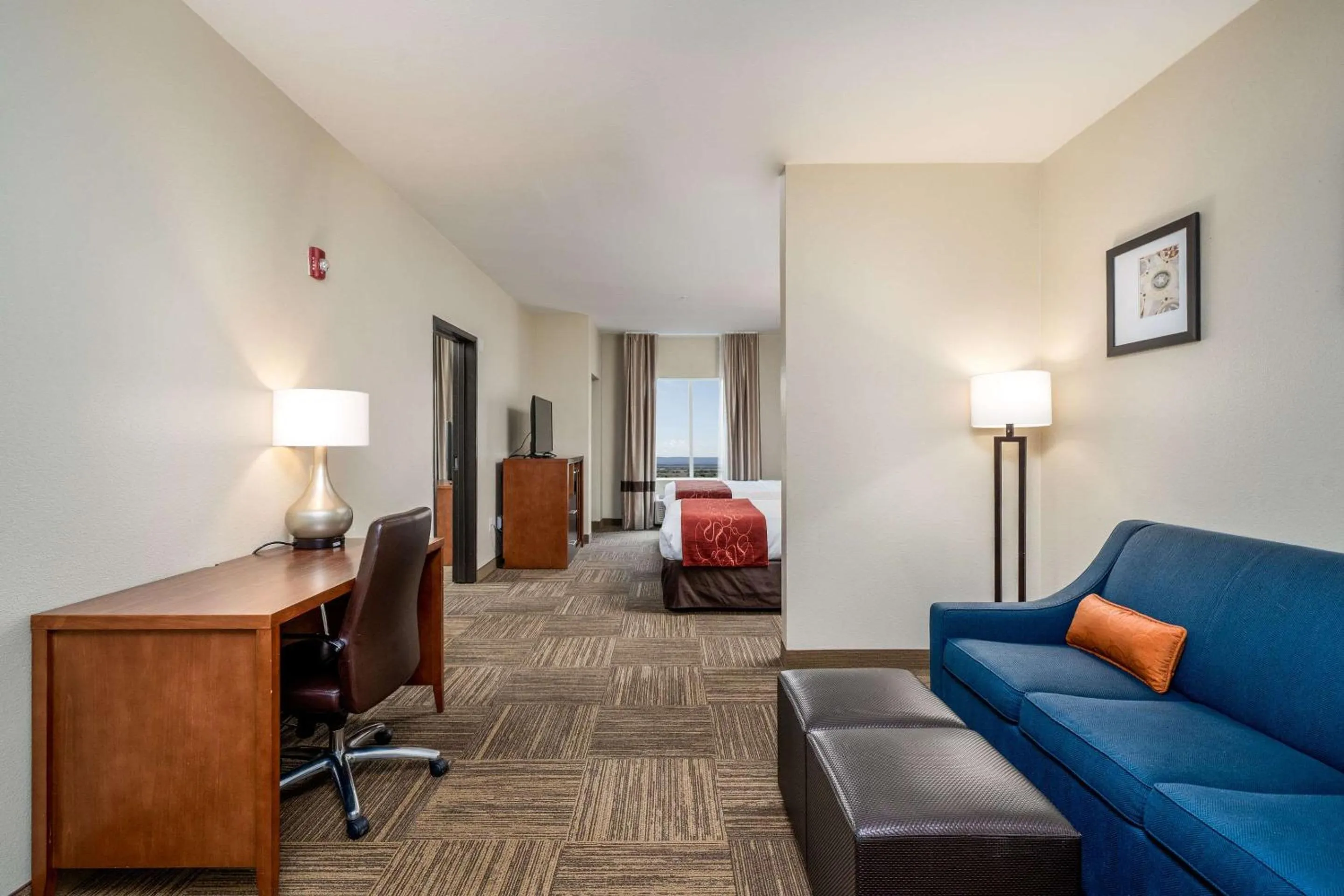 Bedroom in Comfort Suites University