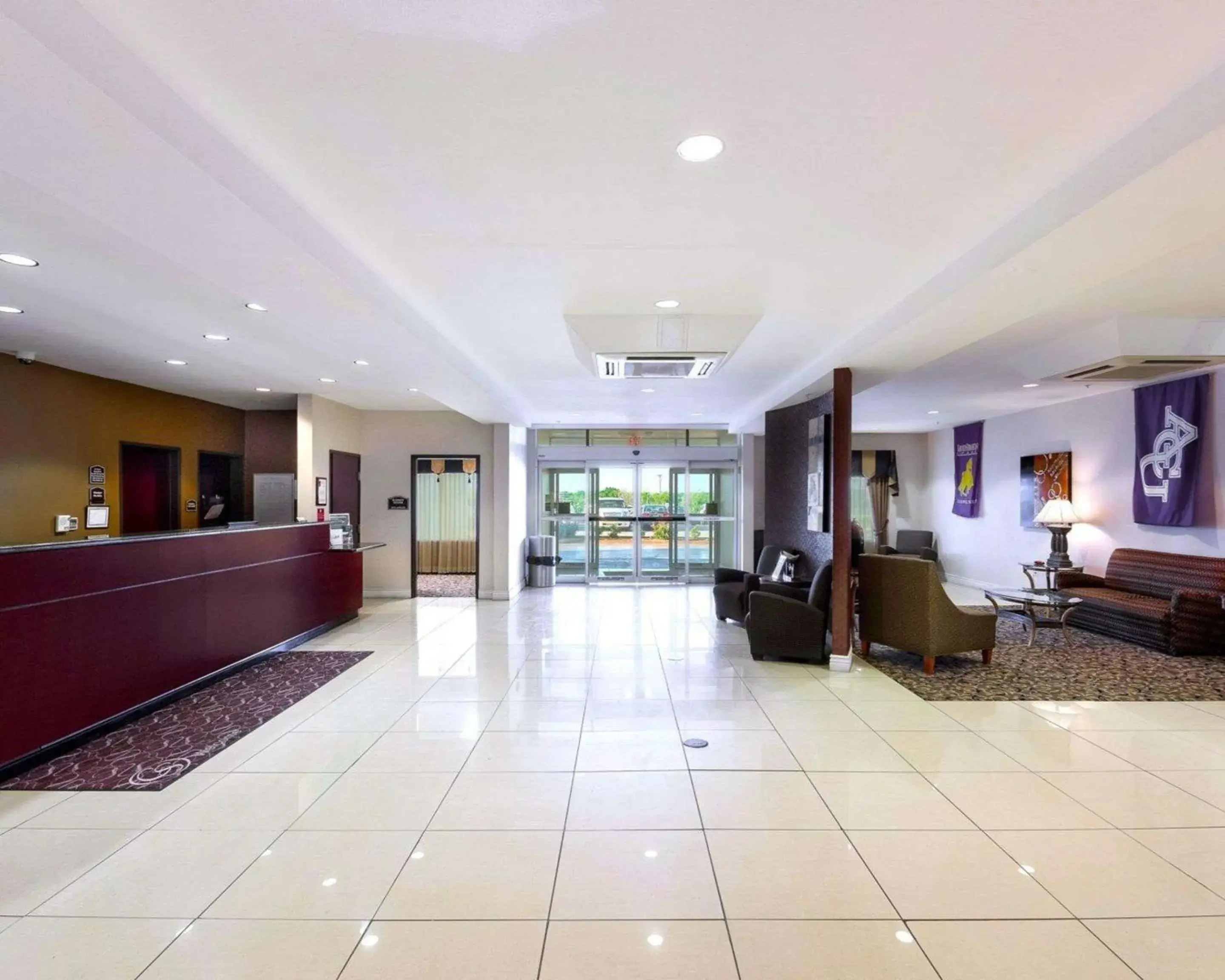 Lobby or reception in Comfort Suites University Lobby or reception in Comfort Suites University