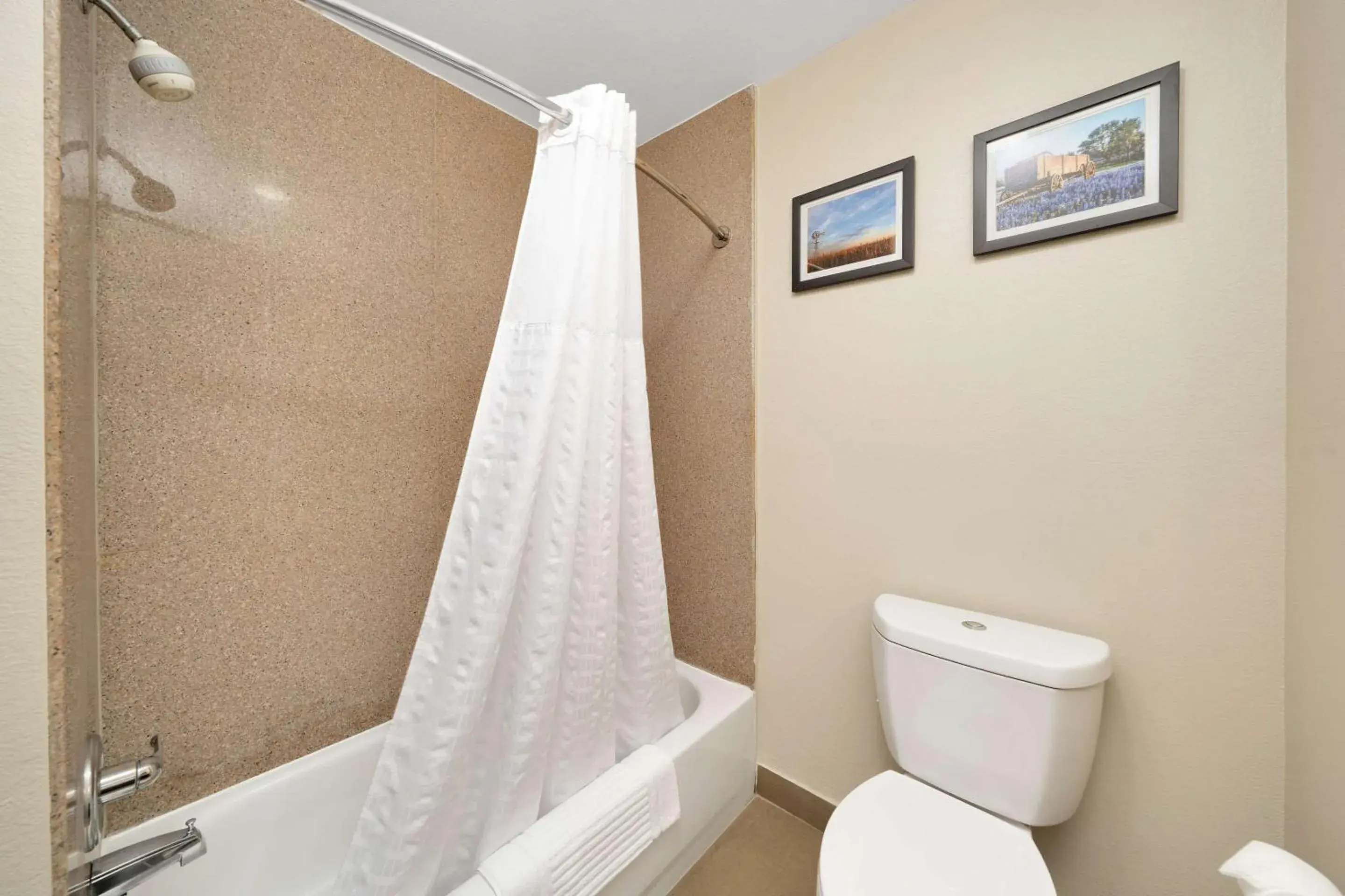 Queen Suite with Two Queen Beds - Non-Smoking in Comfort Suites University Queen Suite with Two Queen Beds - Non-Smoking in Comfort Suites University