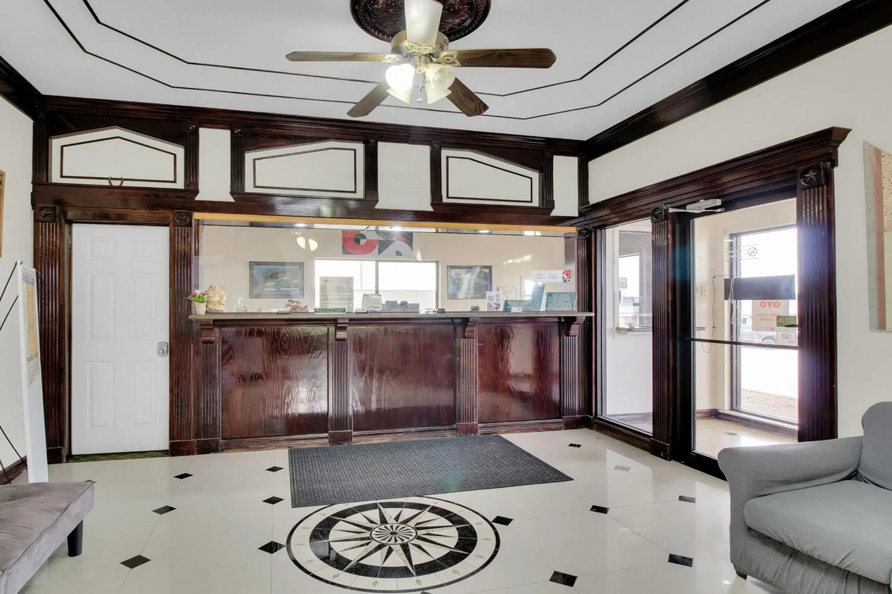 Lobby or reception in Three Rivers Executive Inn & Suites By OYO Lobby or reception in Three Rivers Executive Inn & Suites By OYO