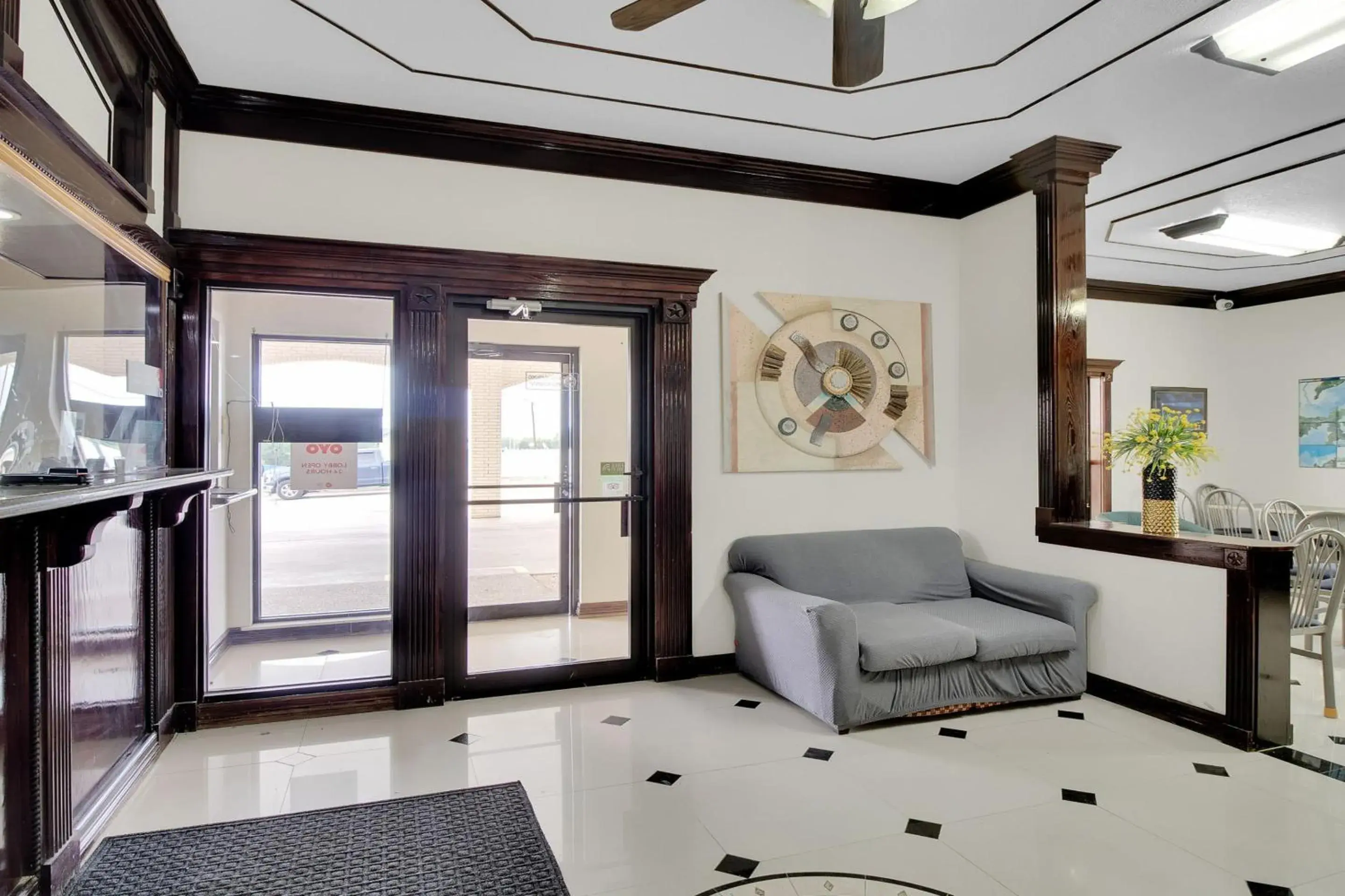 Lobby or reception in Three Rivers Executive Inn & Suites By OYO Lobby or reception in Three Rivers Executive Inn & Suites By OYO