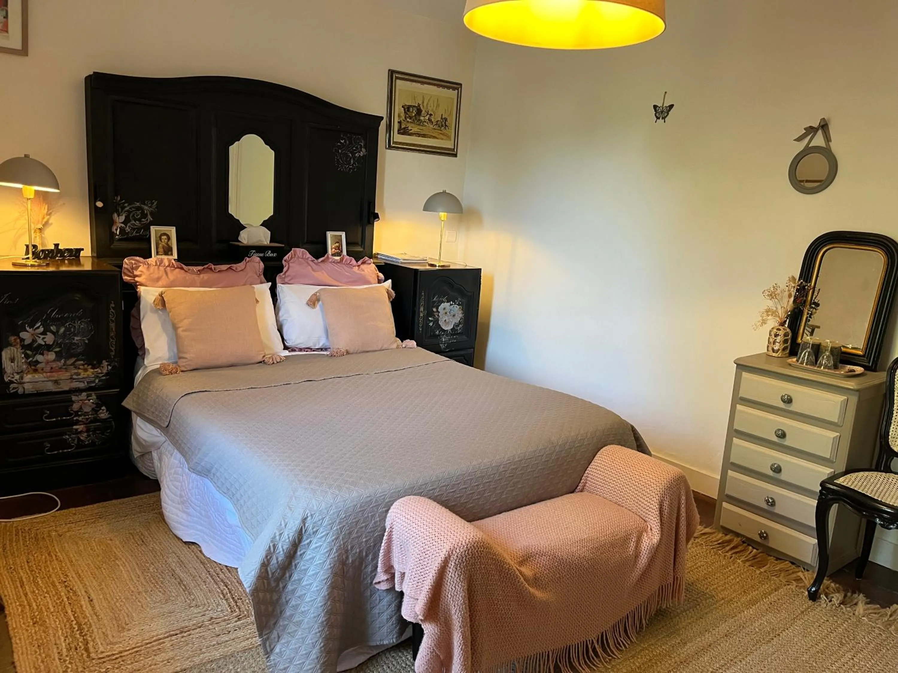 Toilet, Bed in Villa Médicis