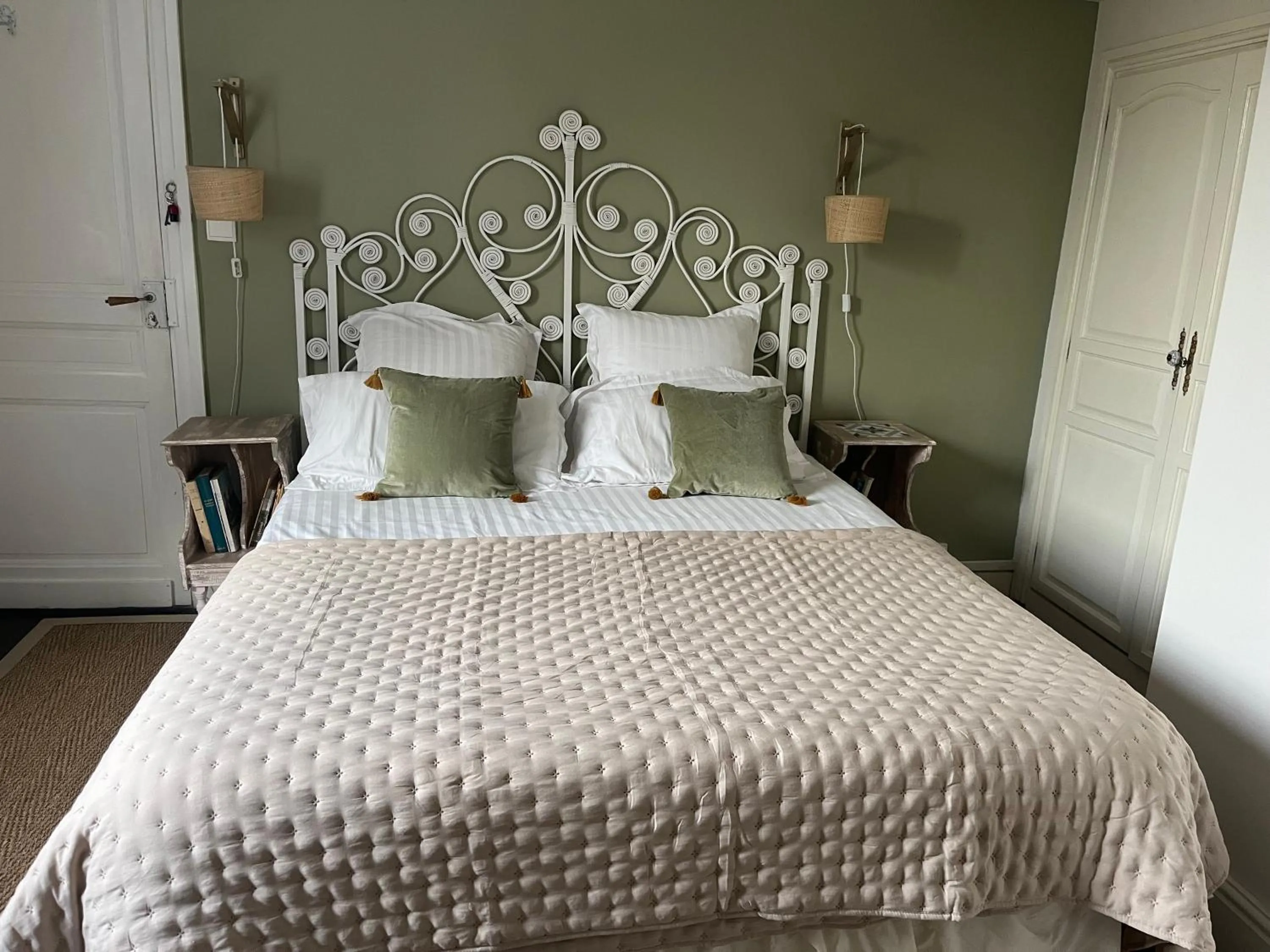 Shower, Bed in Villa Médicis