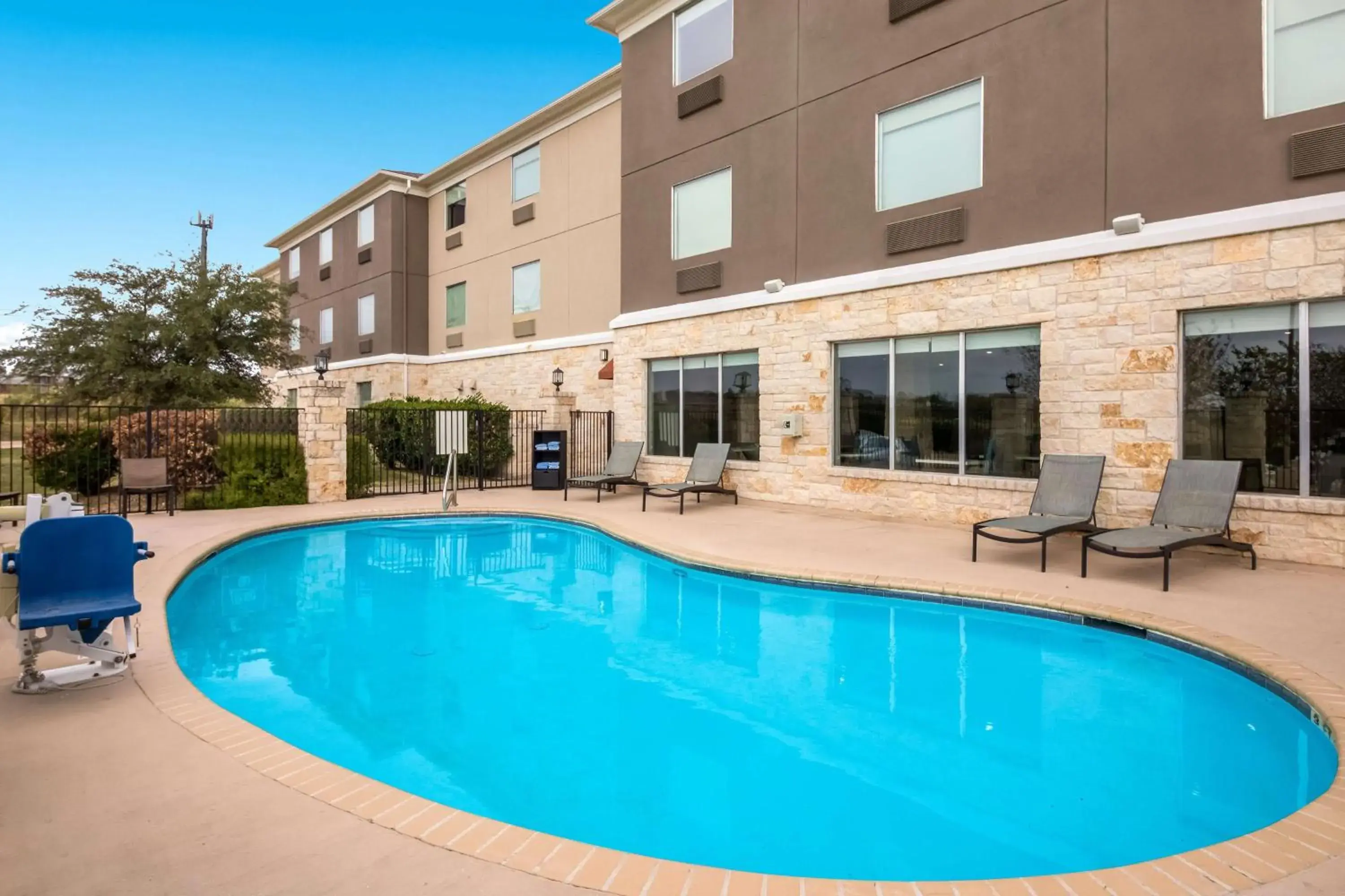 Pool view in Best Western Plus Killeen - Fort Cavazos Hotel & Suites Pool view in Best Western Plus Killeen - Fort Cavazos Hotel & Suites