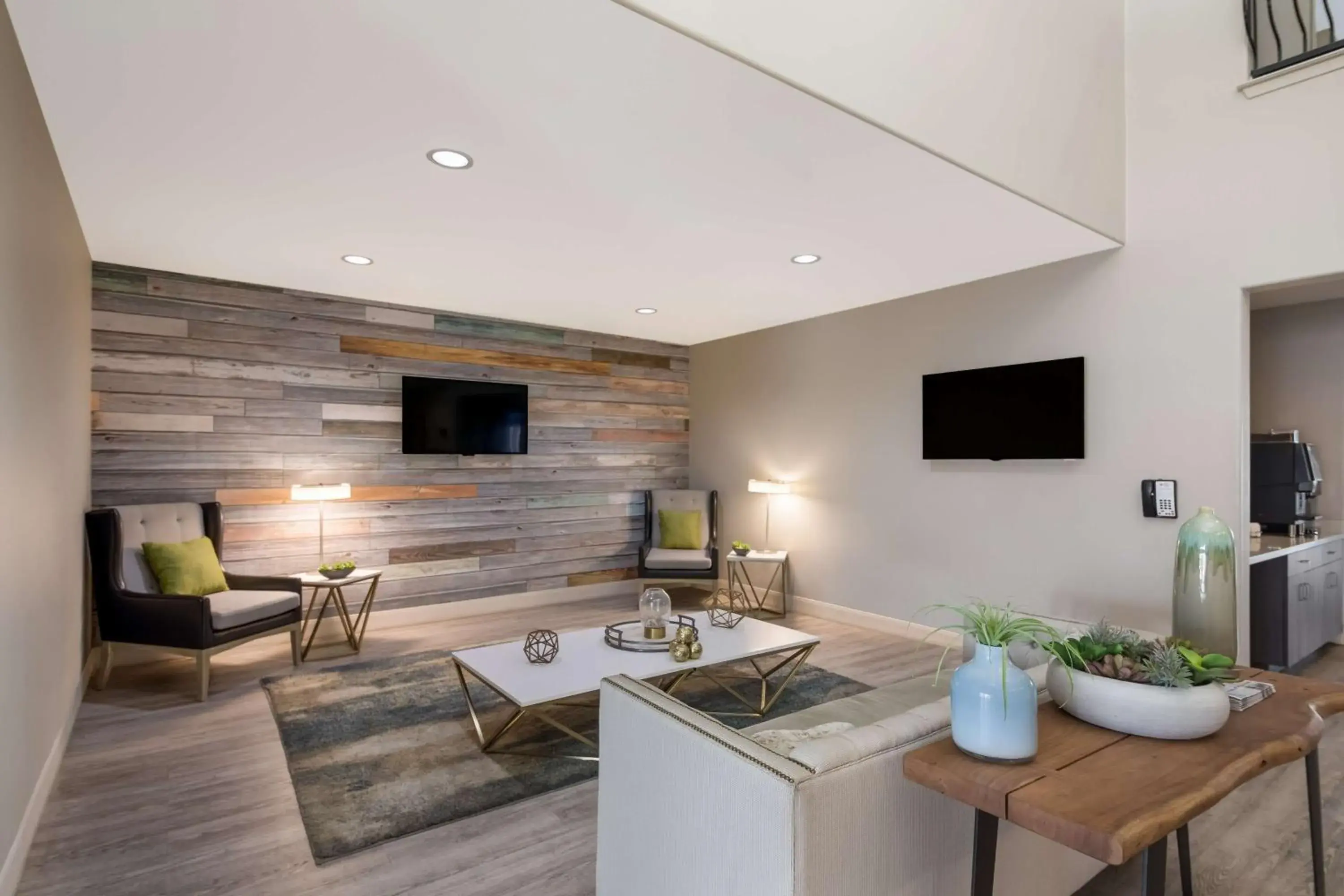 Lobby or reception in Best Western Plus Killeen - Fort Cavazos Hotel & Suites Lobby or reception in Best Western Plus Killeen - Fort Cavazos Hotel & Suites