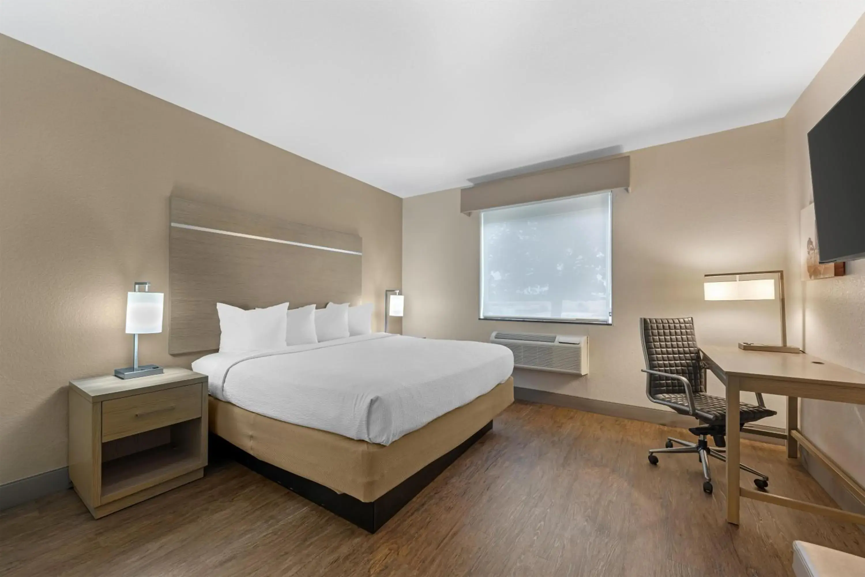 Bedroom, Bed in Best Western Plus Killeen - Fort Cavazos Hotel & Suites Bedroom, Bed in Best Western Plus Killeen - Fort Cavazos Hotel & Suites