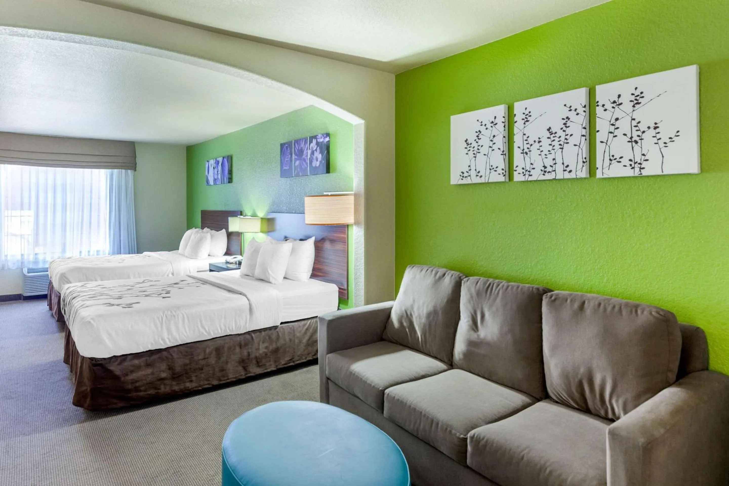 Photo of the whole room, Bed in Sleep Inn & Suites Hewitt - South Waco