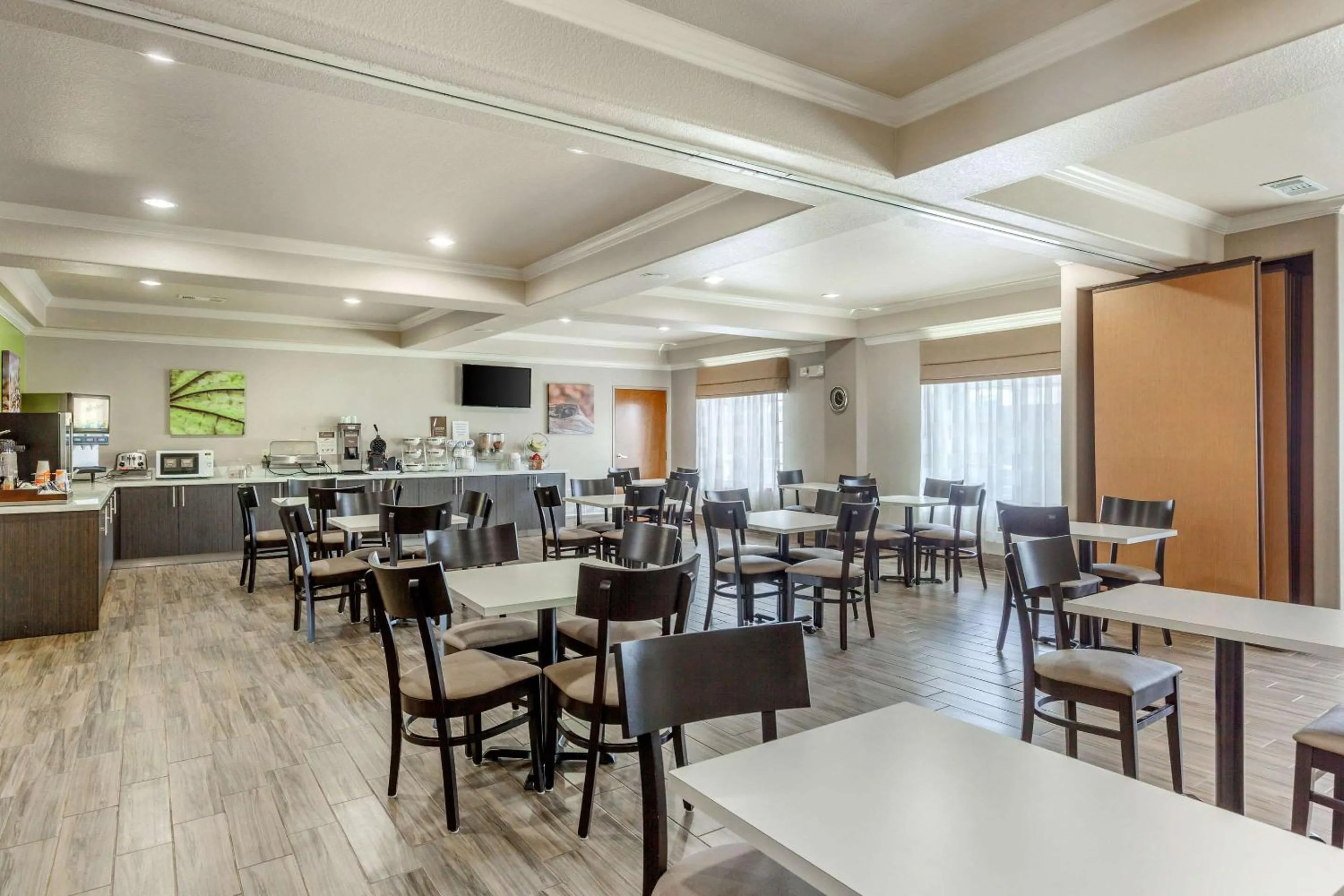 Restaurant/places to eat in Sleep Inn & Suites Hewitt - South Waco
