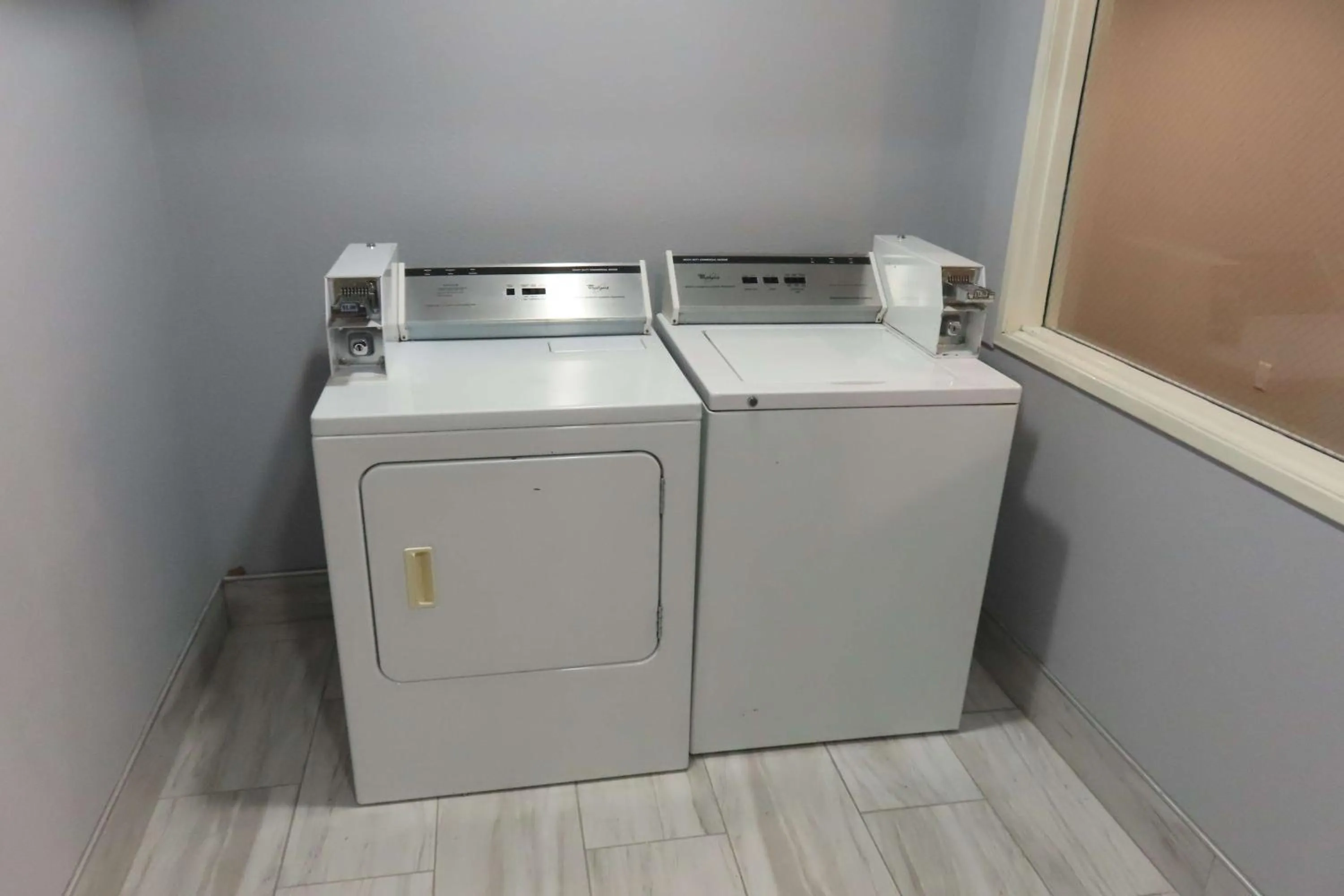 laundry in Best Western Childress West Hotel