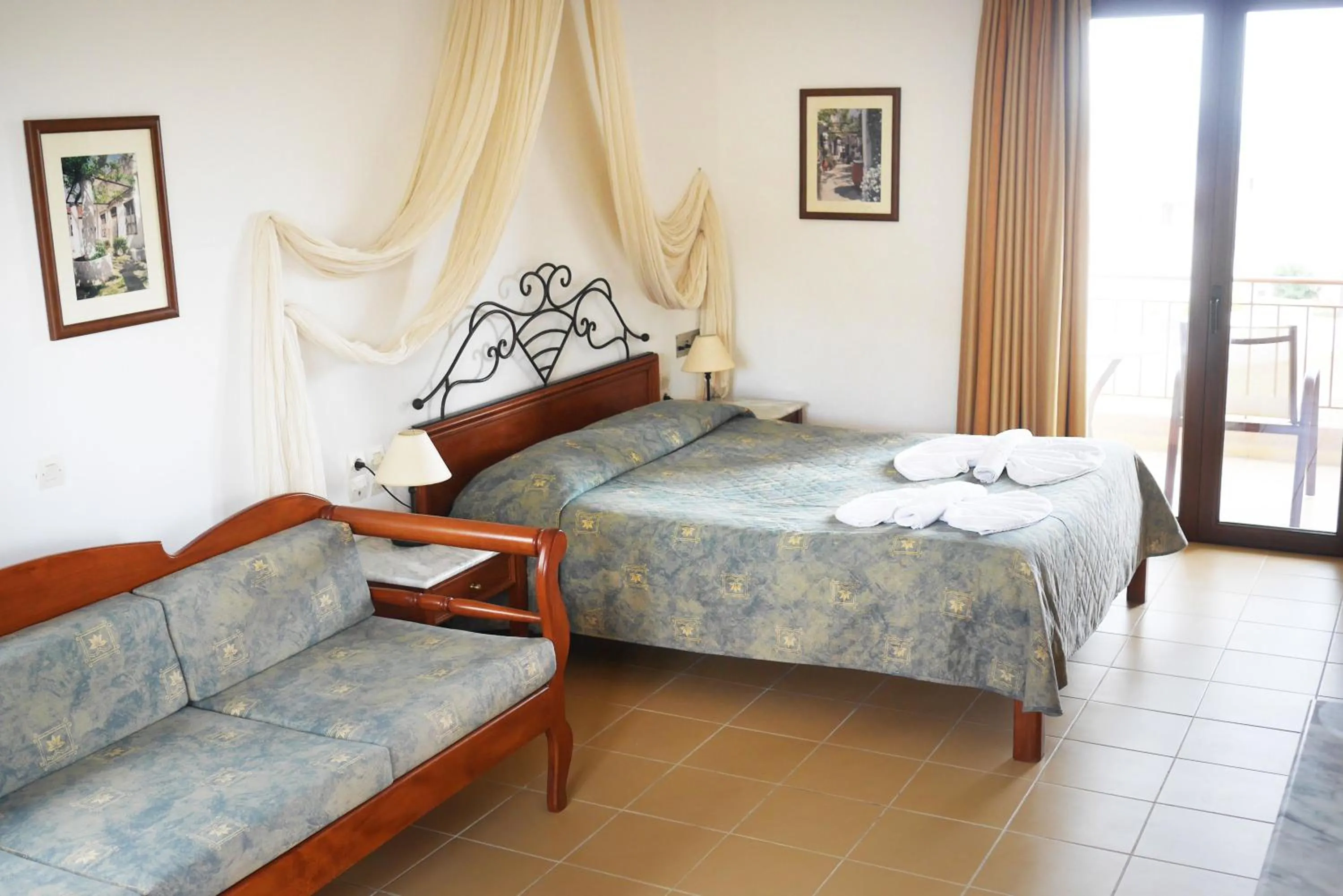 Photo of the whole room, Bed in Areti Aparthotel