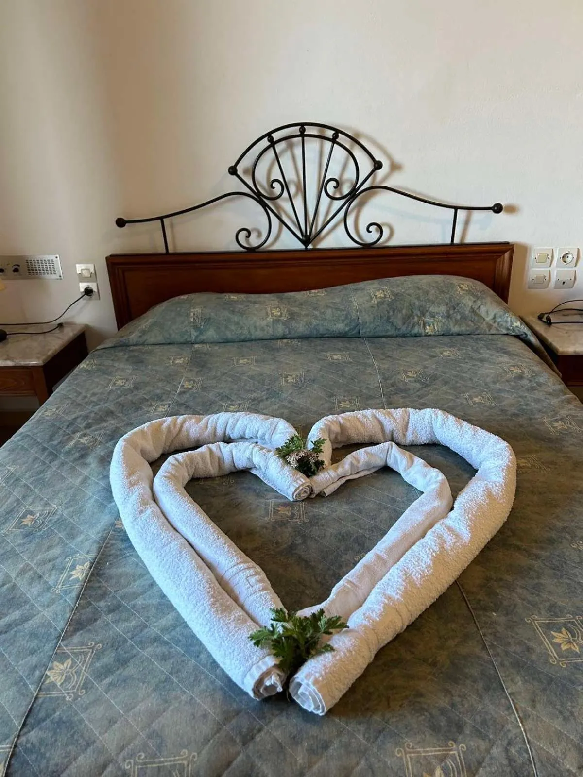 Bed in Areti Aparthotel