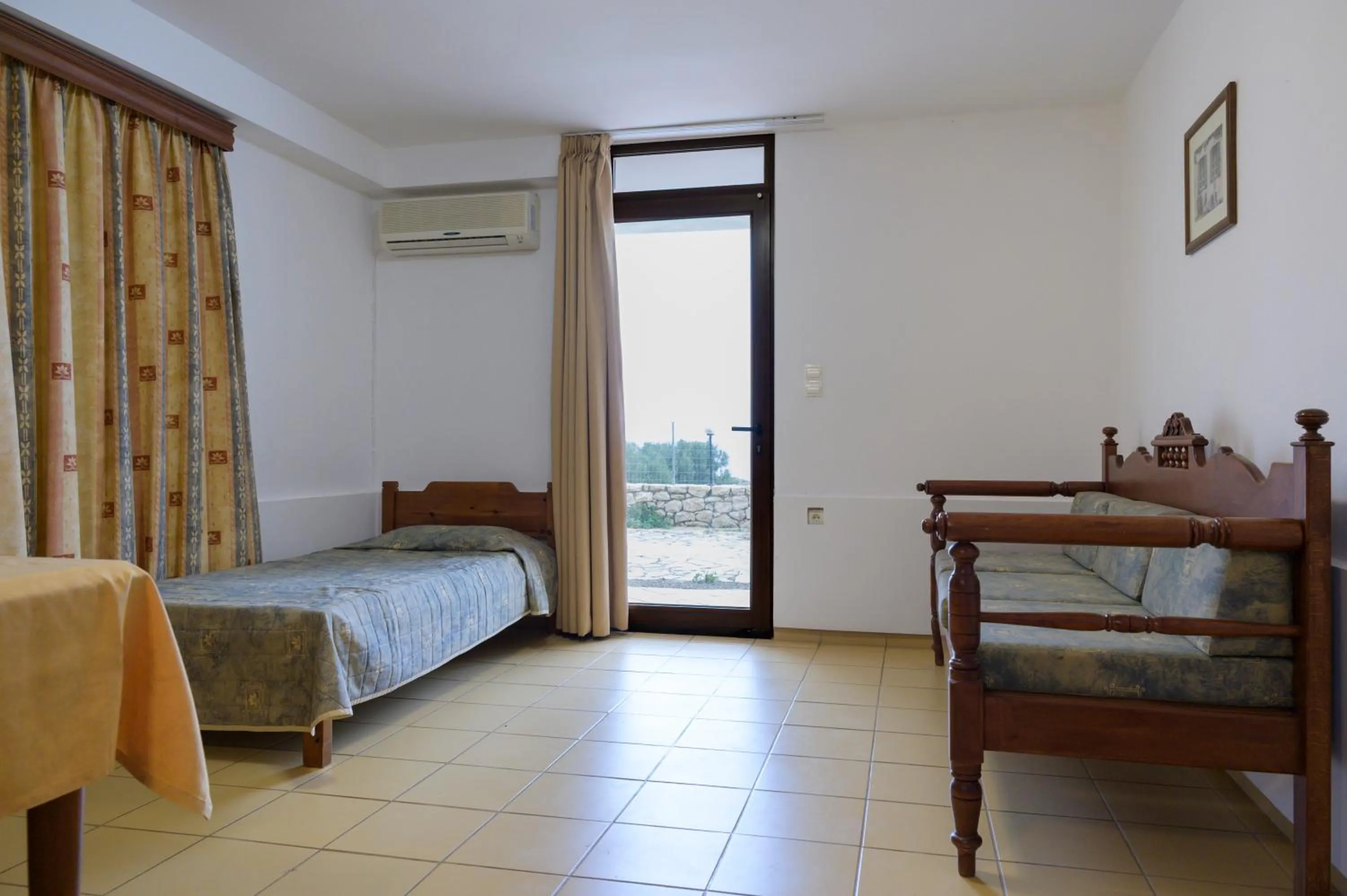 Living room, Bed in Areti Aparthotel