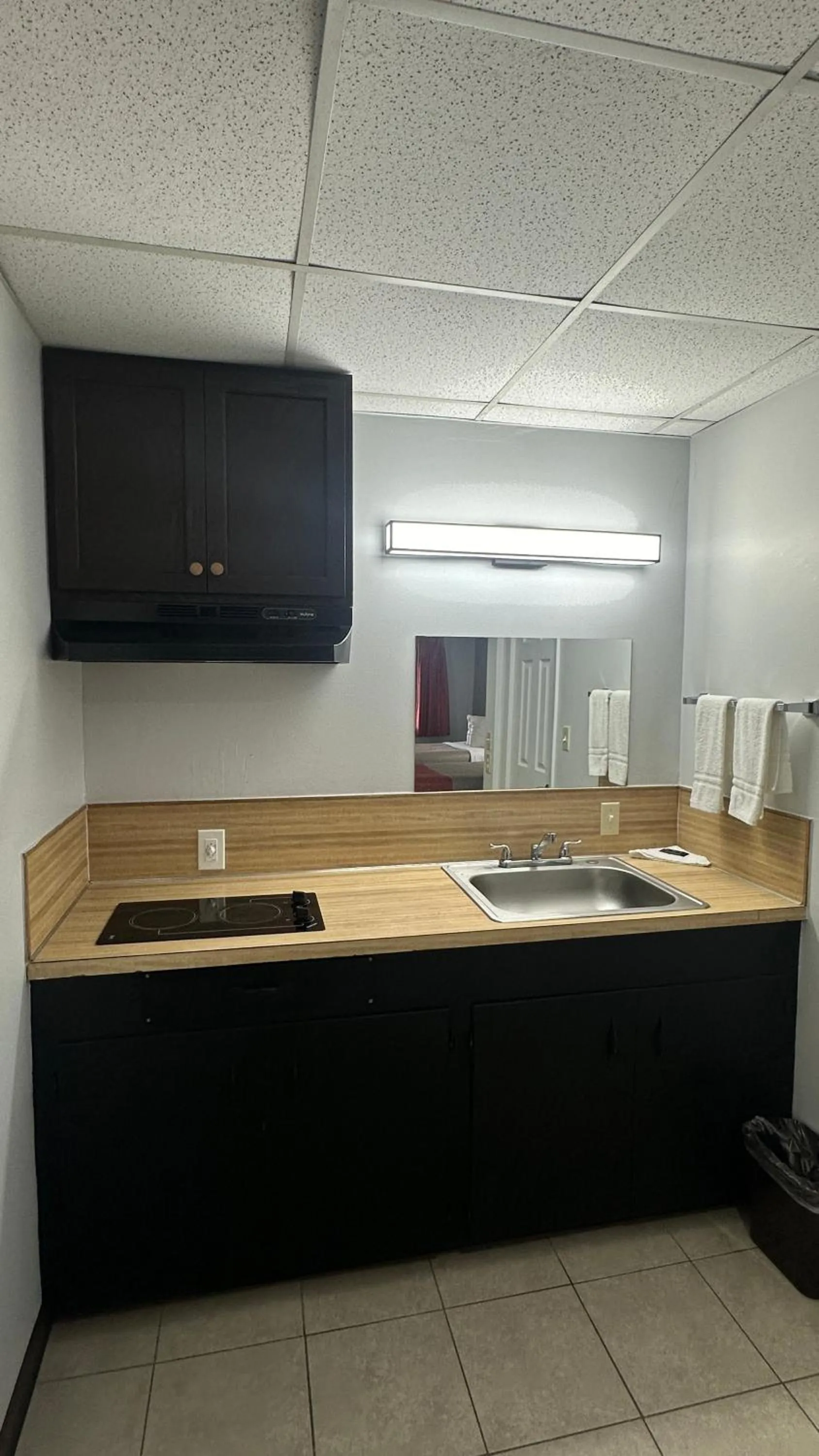 Kitchen or kitchenette in Motel 6-Winnie, TX