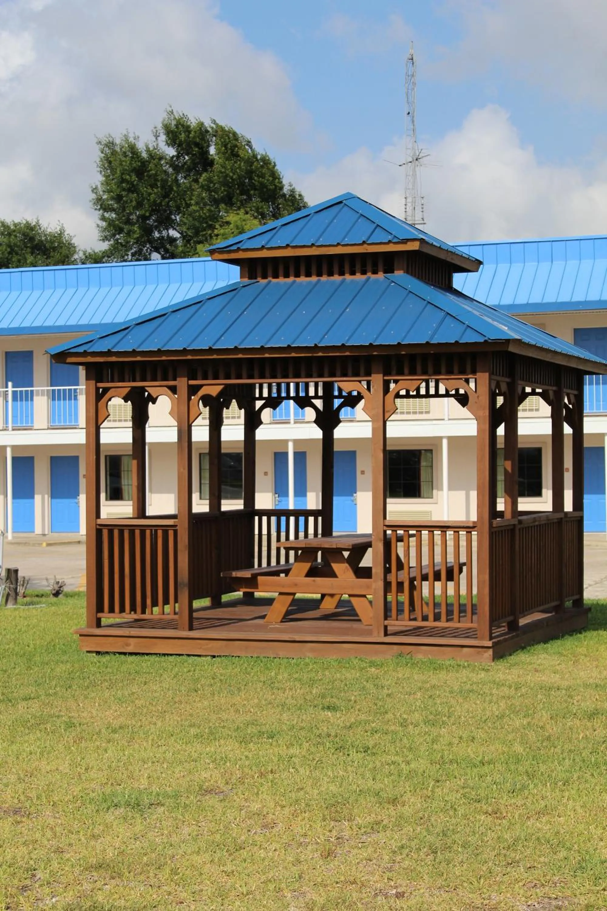 Day in Motel 6-Winnie, TX