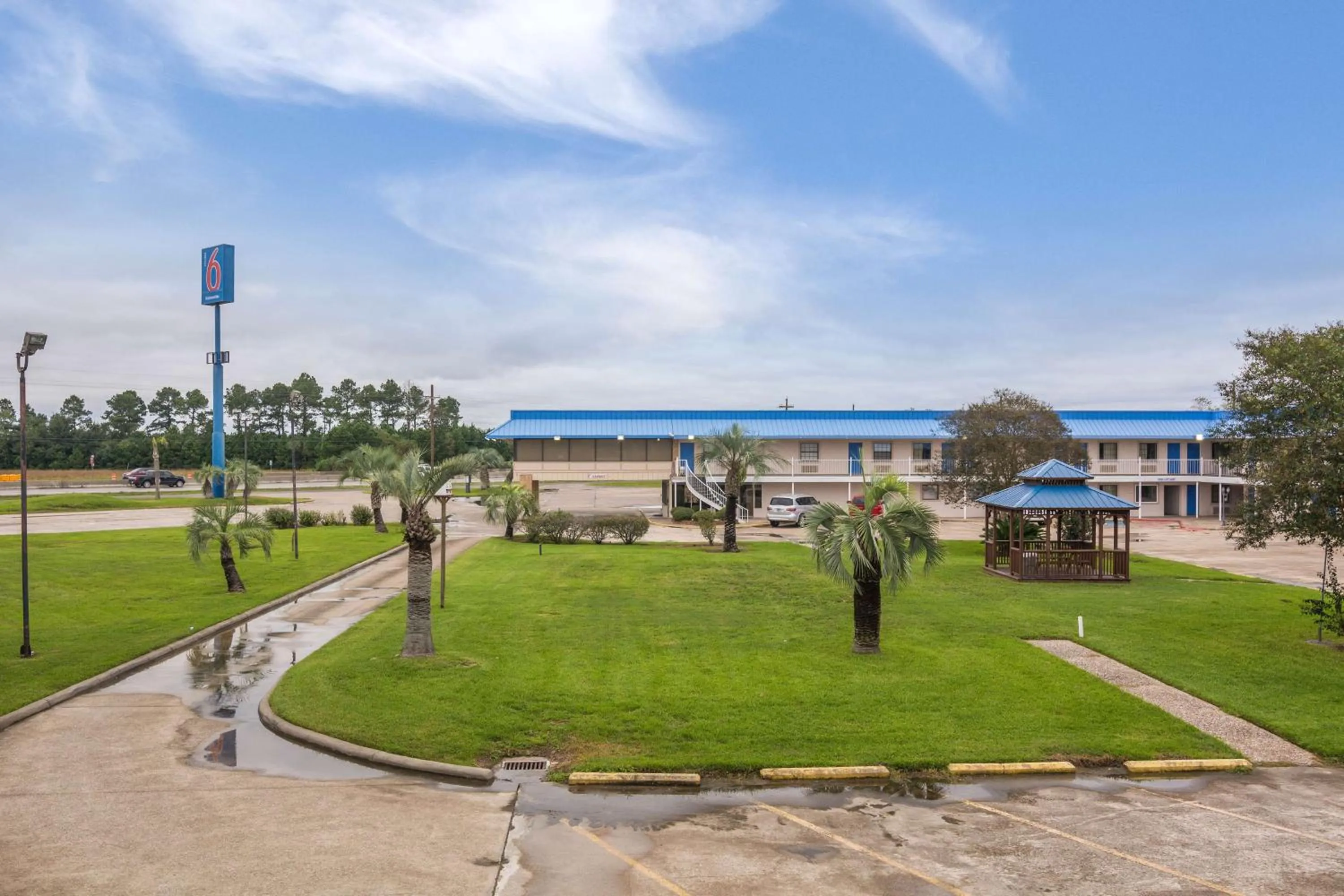 Property building in Motel 6-Winnie, TX