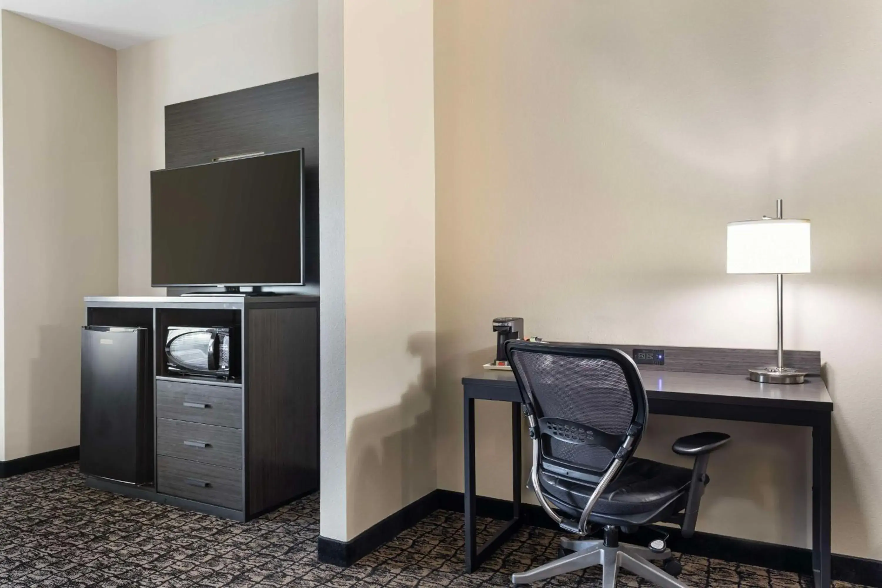 Photo of the whole room in Best Western Carthage Inn & Suites Photo of the whole room in Best Western Carthage Inn & Suites