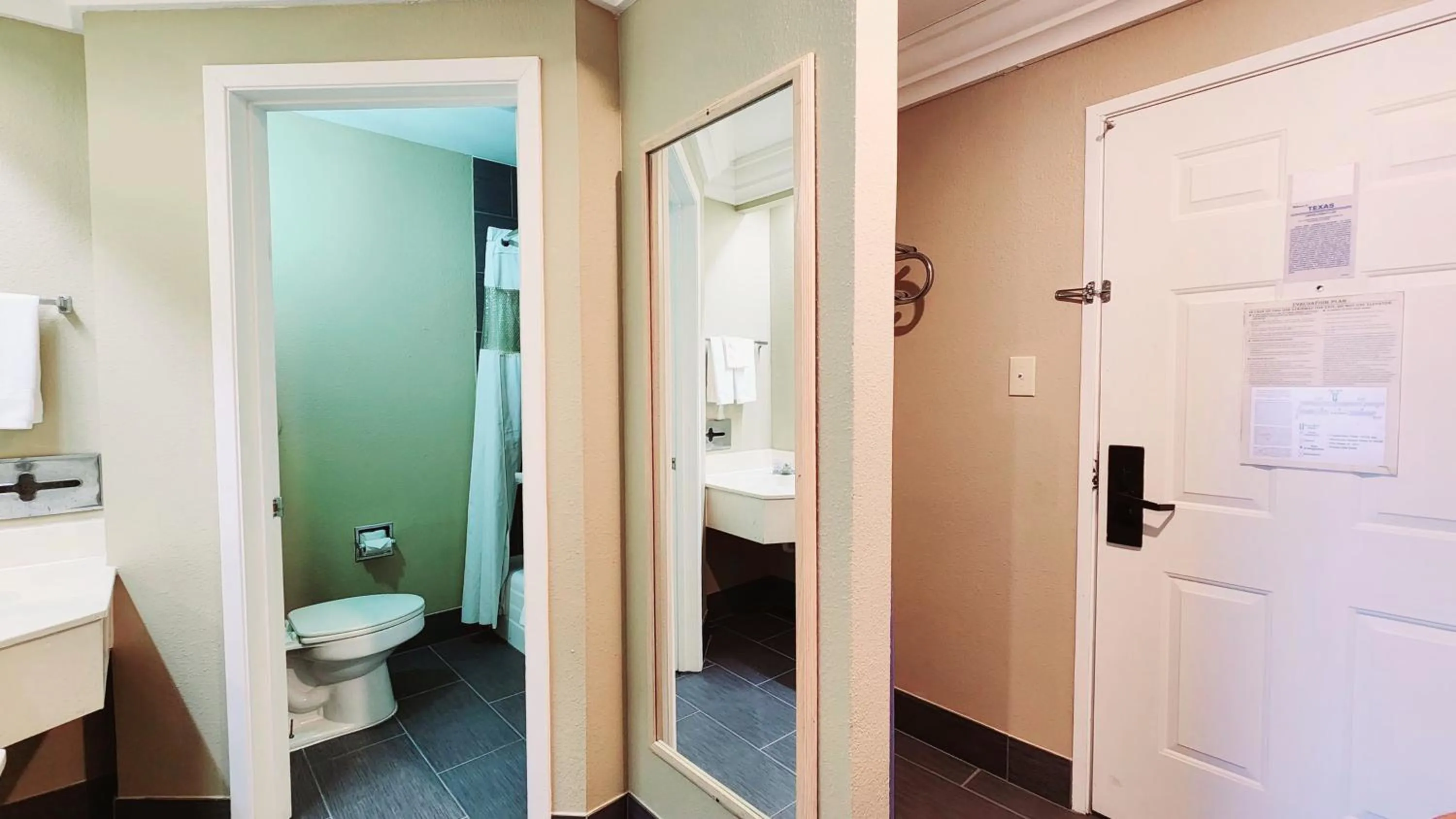 Bathroom in Super 8 by Wyndham Temple I-35