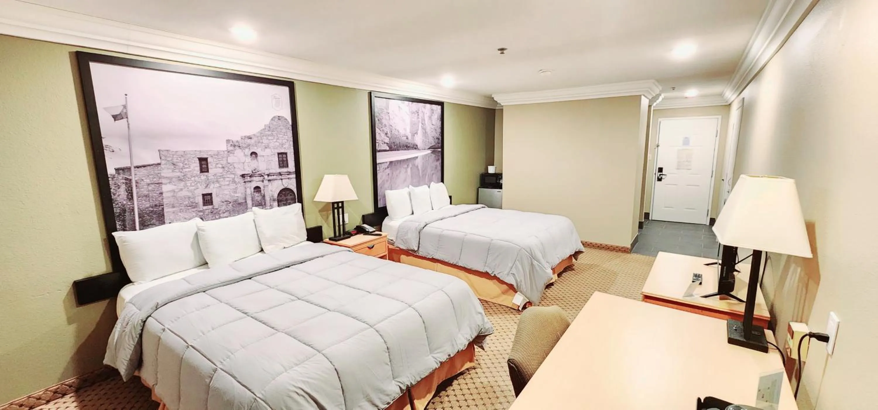 Bed in Super 8 by Wyndham Temple I-35