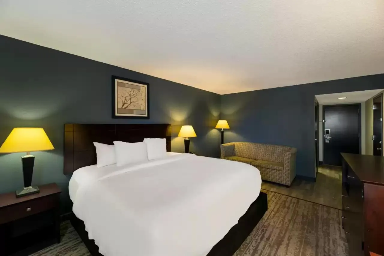 Bed in Clarion Hotel San Angelo near Convention Center