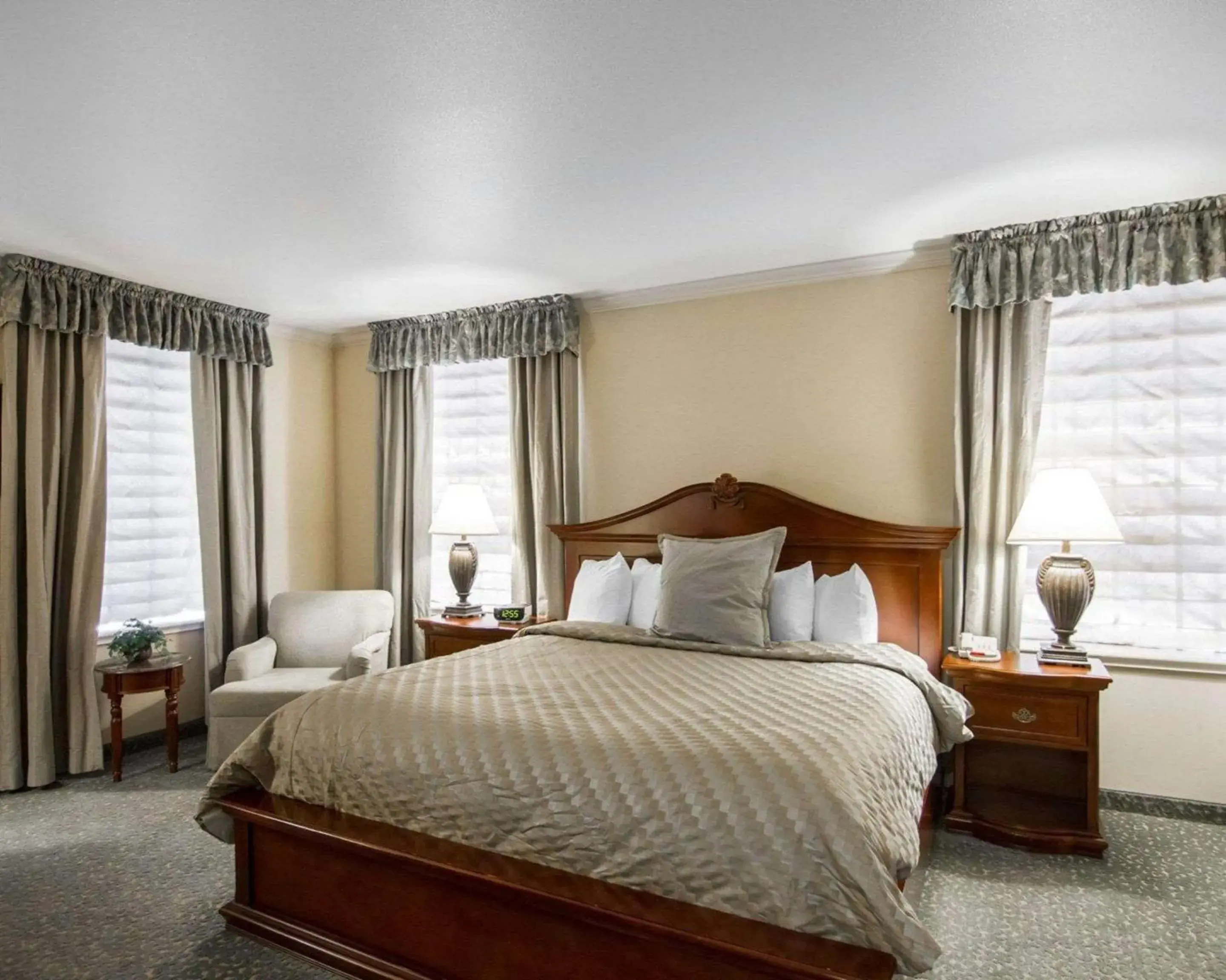 Bedroom, Bed in Liberty Hotel, an Ascend Collection Hotel Bedroom, Bed in Liberty Hotel, an Ascend Collection Hotel