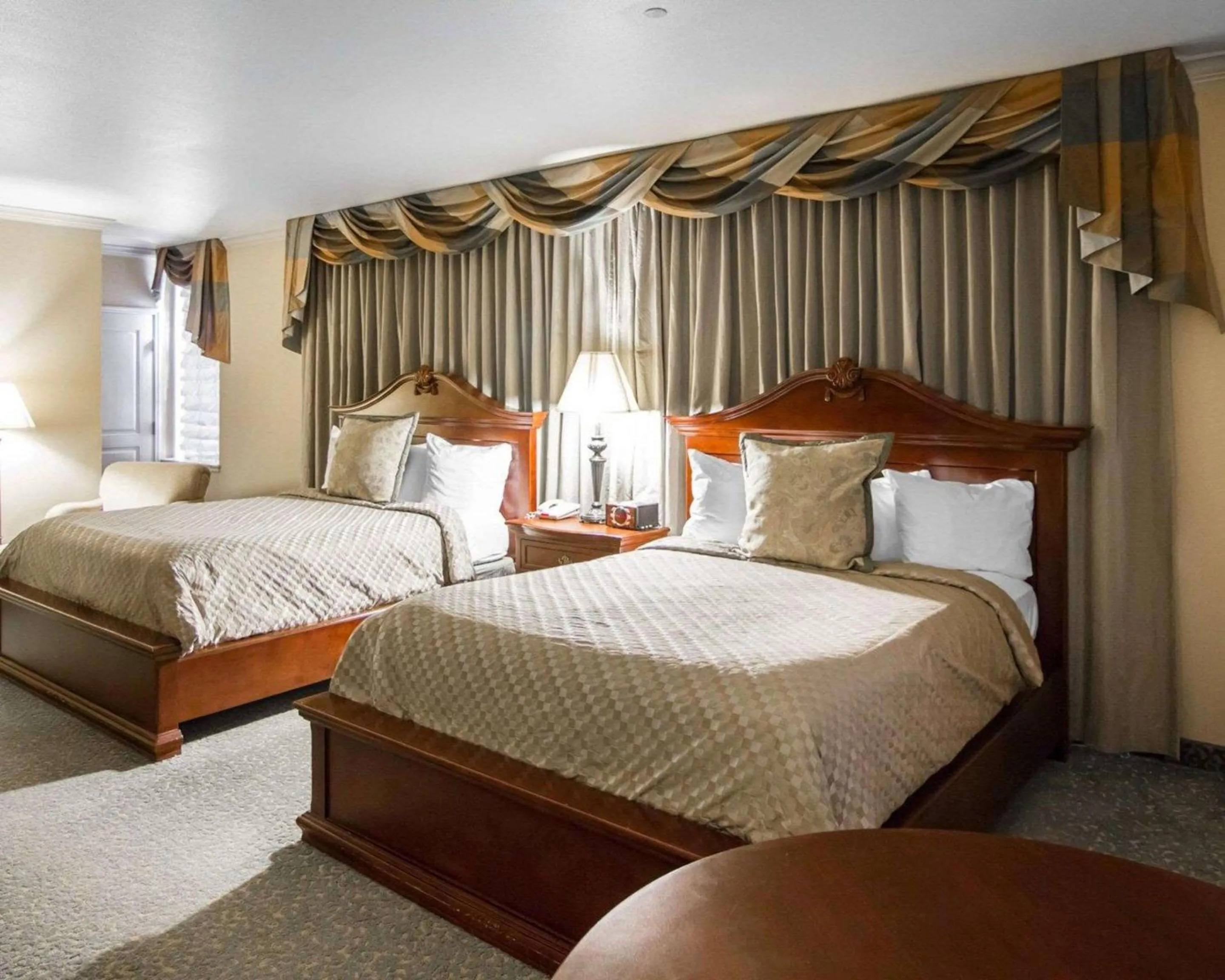 Bedroom, Bed in Liberty Hotel, an Ascend Collection Hotel