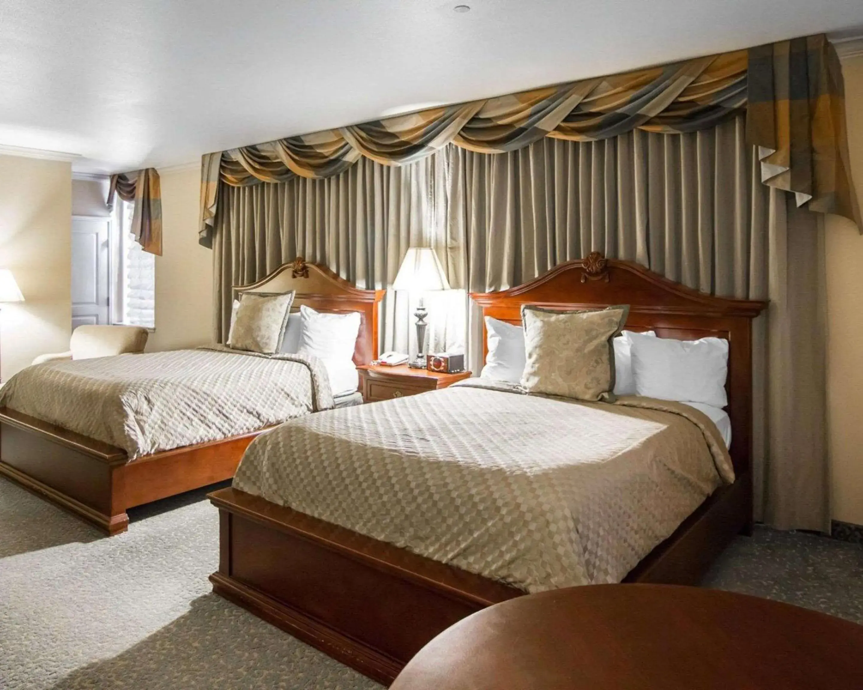 Bedroom, Bed in Liberty Hotel, an Ascend Collection Hotel Bedroom, Bed in Liberty Hotel, an Ascend Collection Hotel