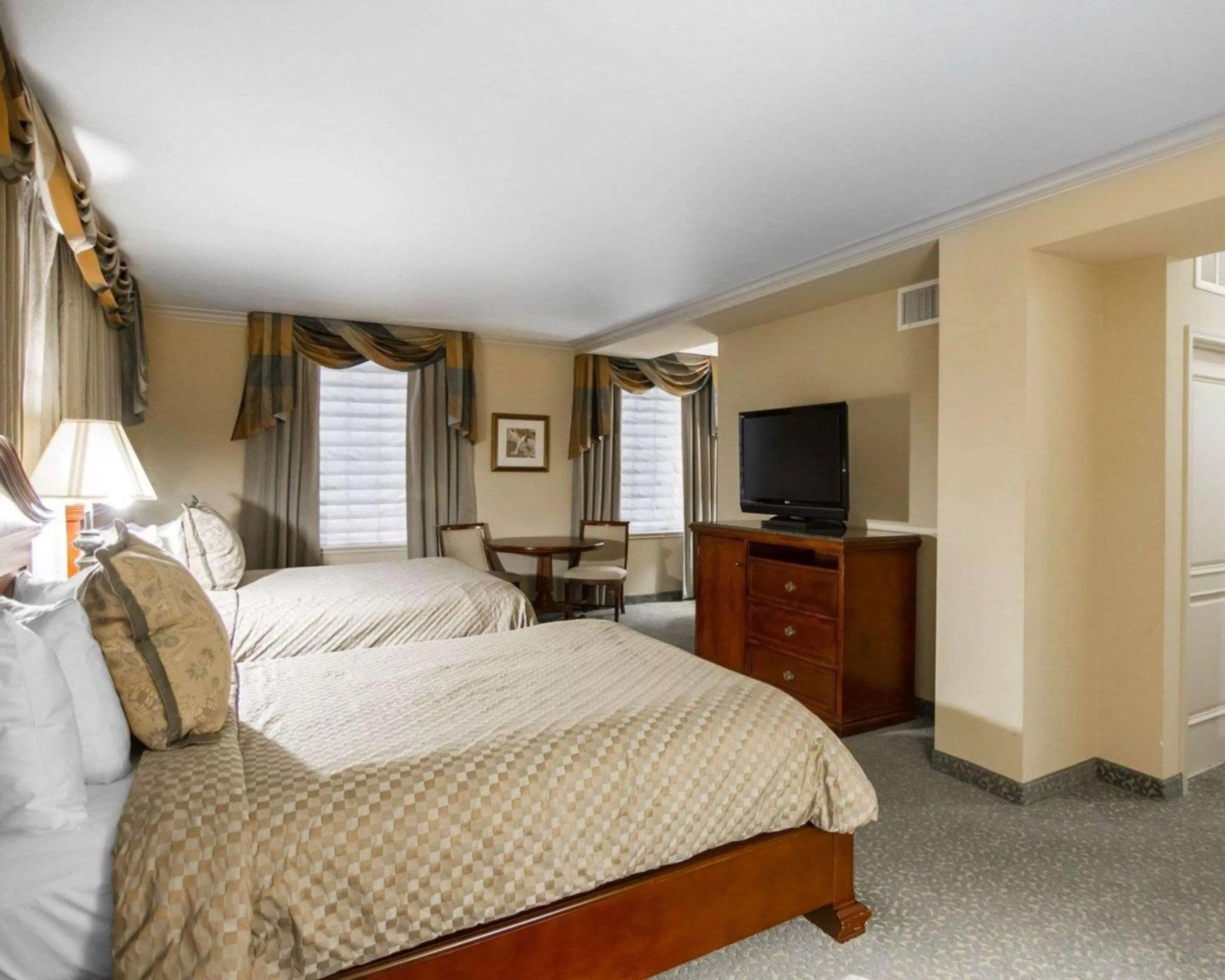 Bedroom, Bed in Liberty Hotel, an Ascend Collection Hotel