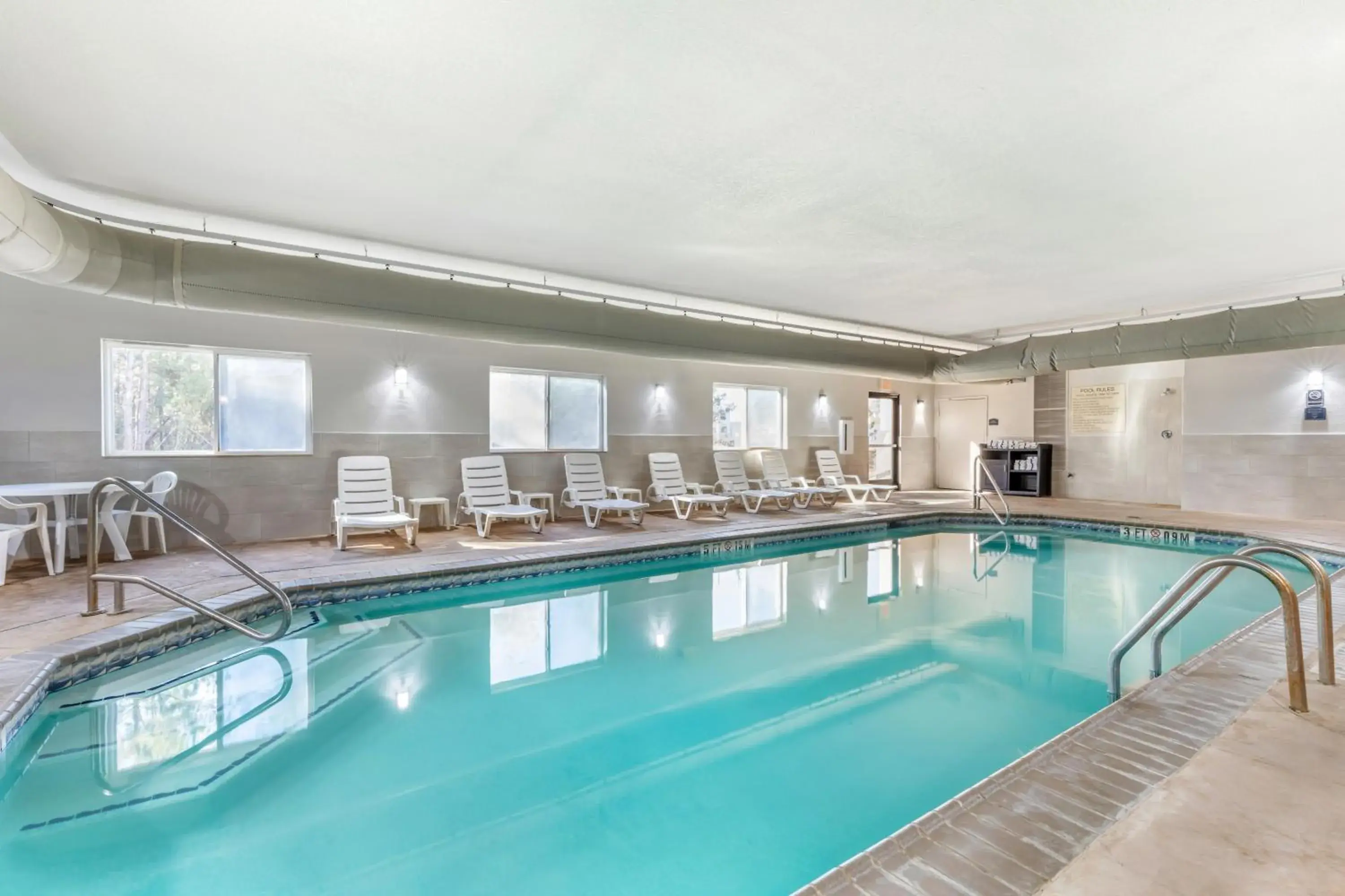 Swimming pool in Comfort Suites Nacogdoches Swimming pool in Comfort Suites Nacogdoches