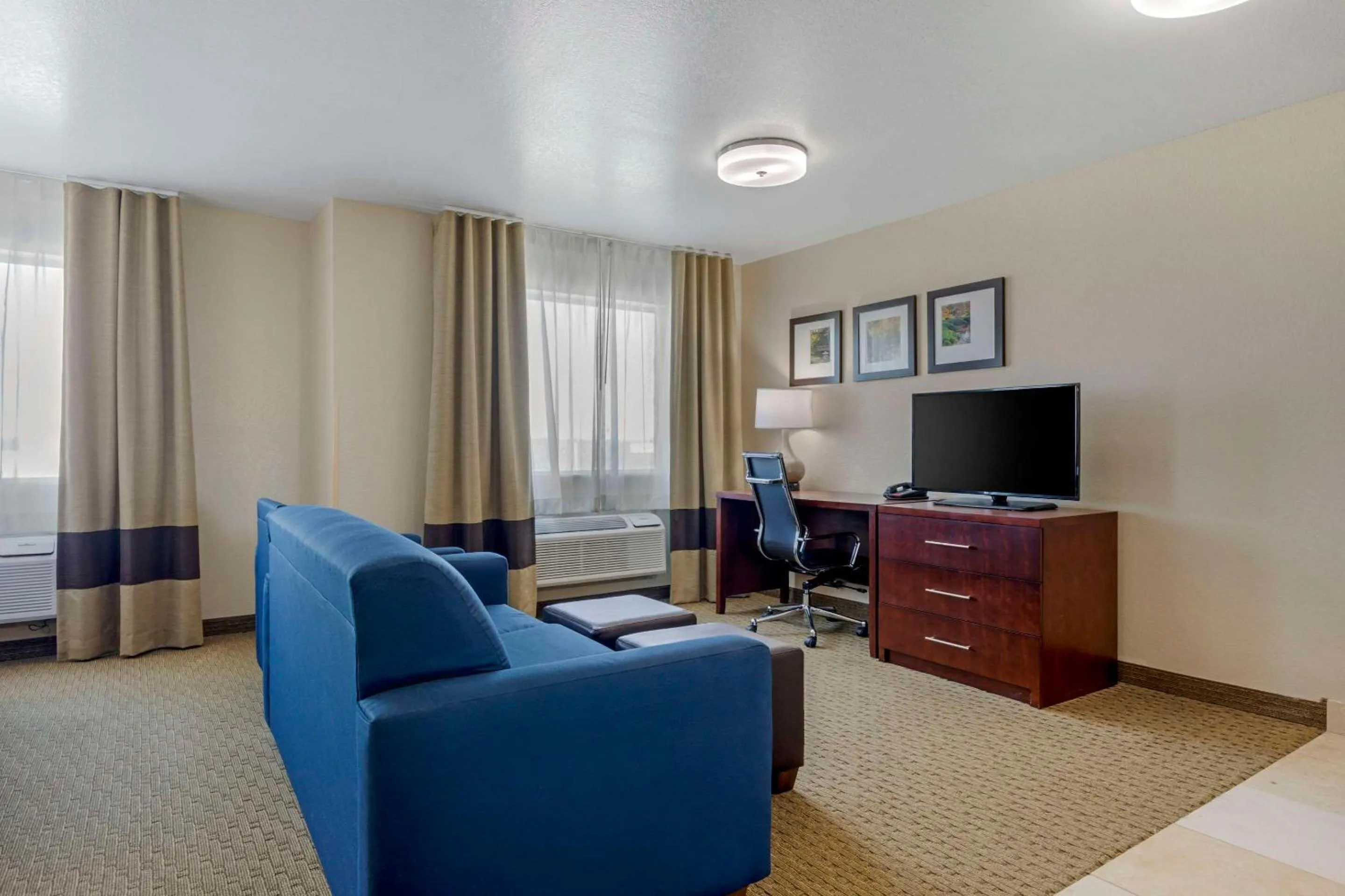 Bedroom in Comfort Suites