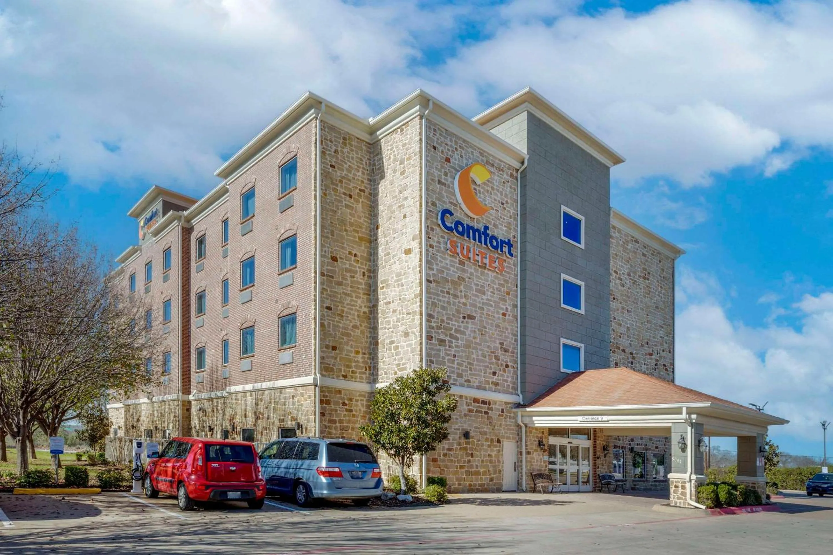 Property building in Comfort Suites