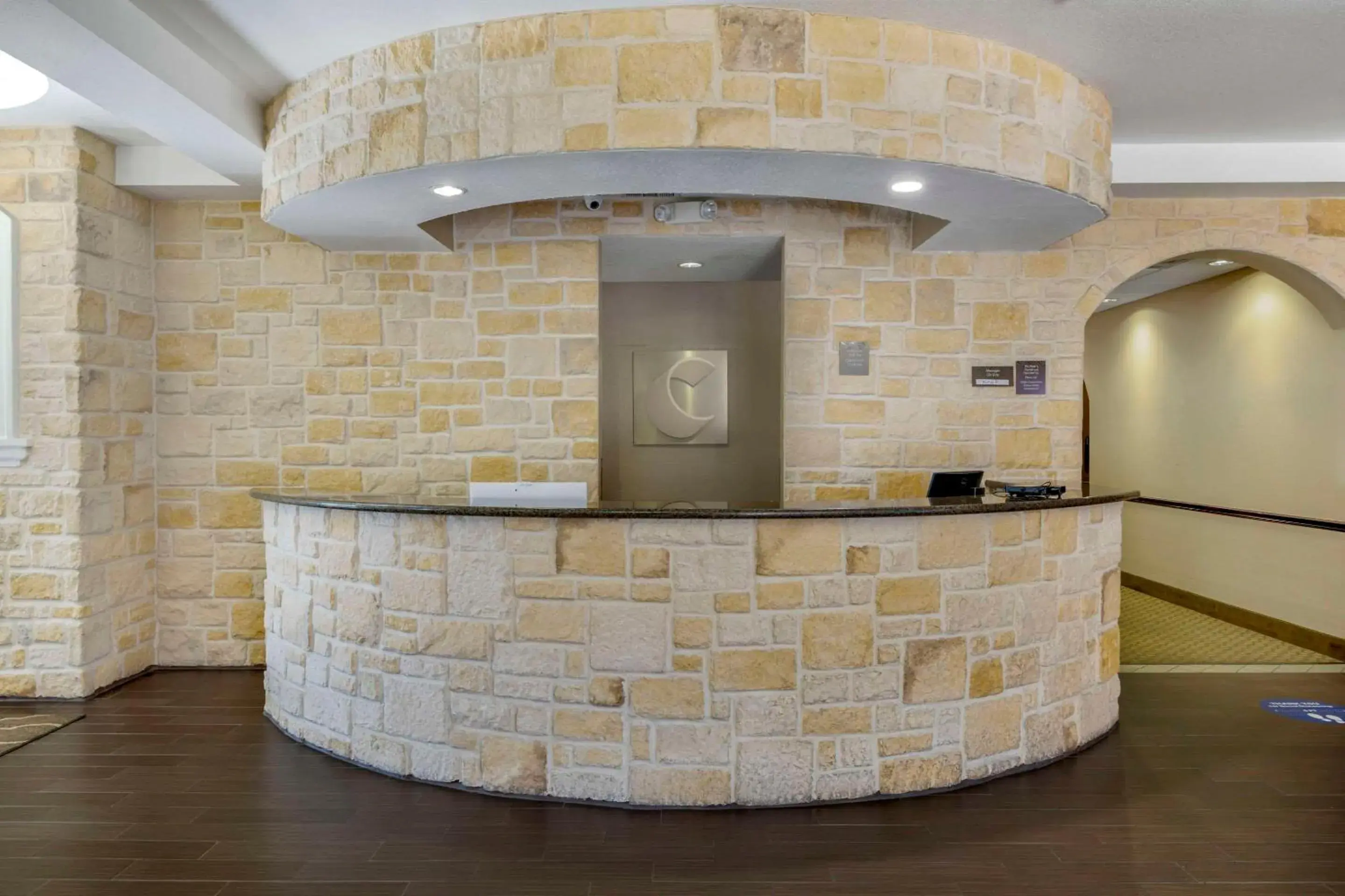 Lobby or reception in Comfort Suites Benbrook - Fort Worth Southwest Lobby or reception in Comfort Suites Benbrook - Fort Worth Southwest