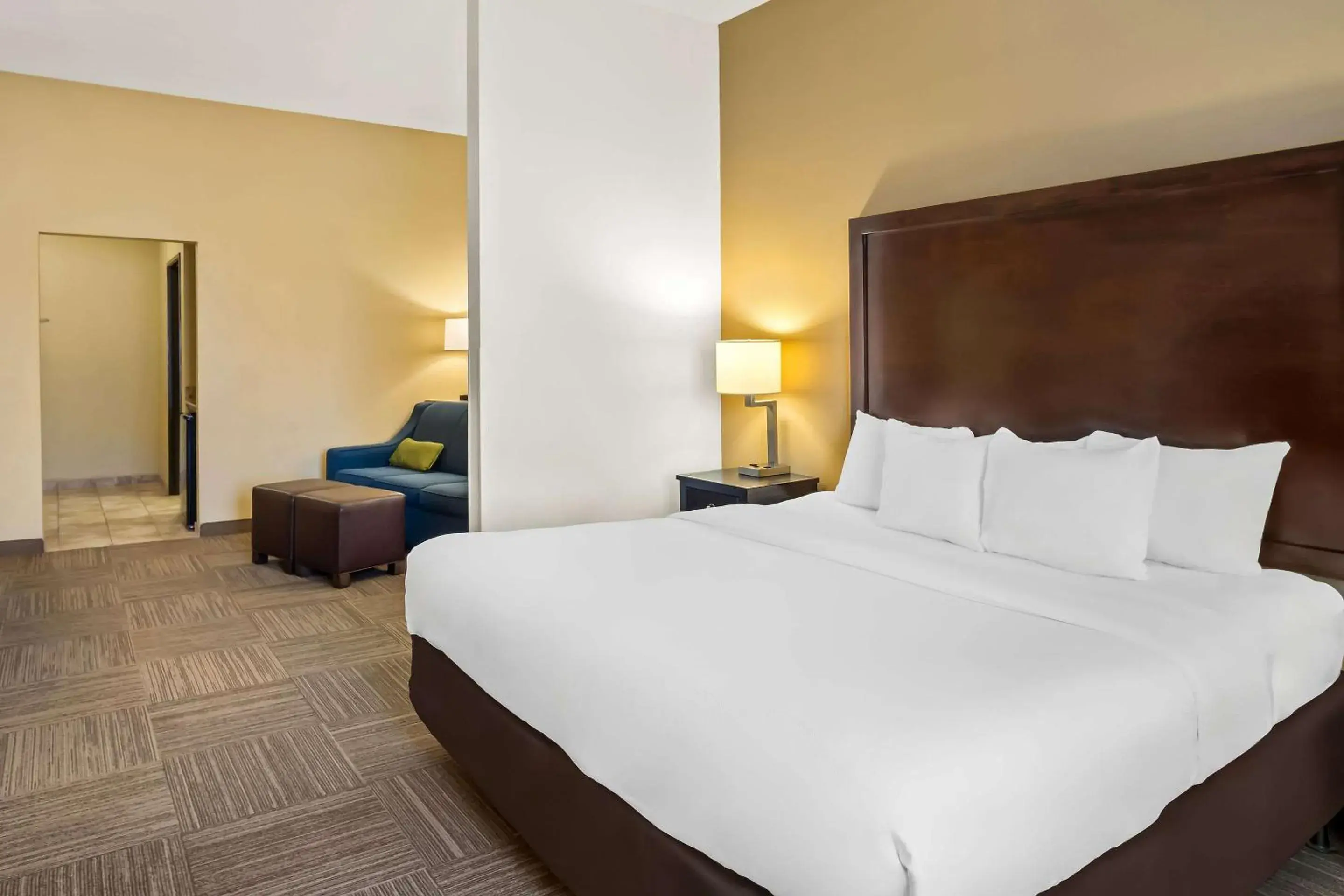 Bedroom, Bed in Comfort Suites Frisco Bedroom, Bed in Comfort Suites Frisco