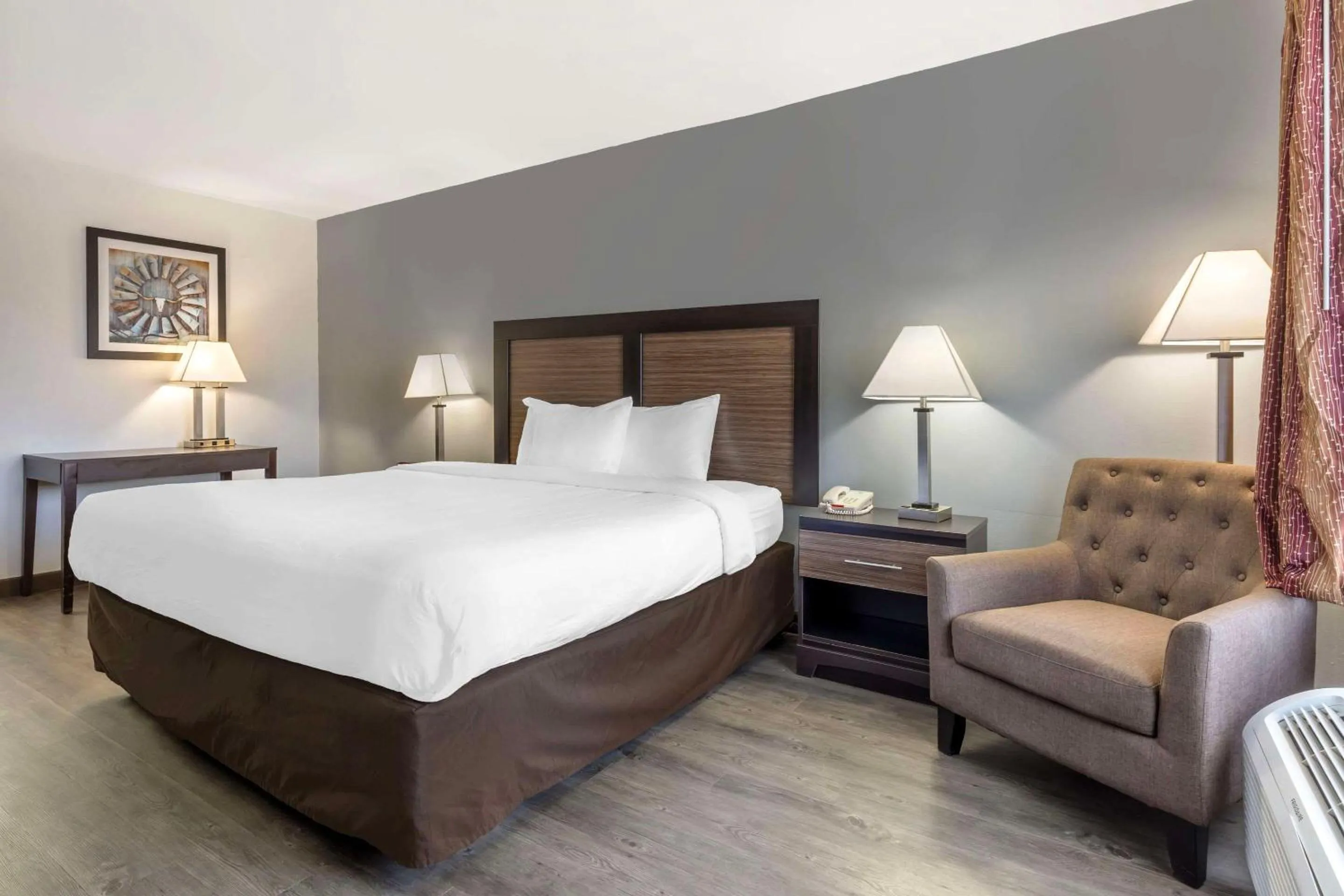 Bedroom, Bed in Quality Inn Gainesville