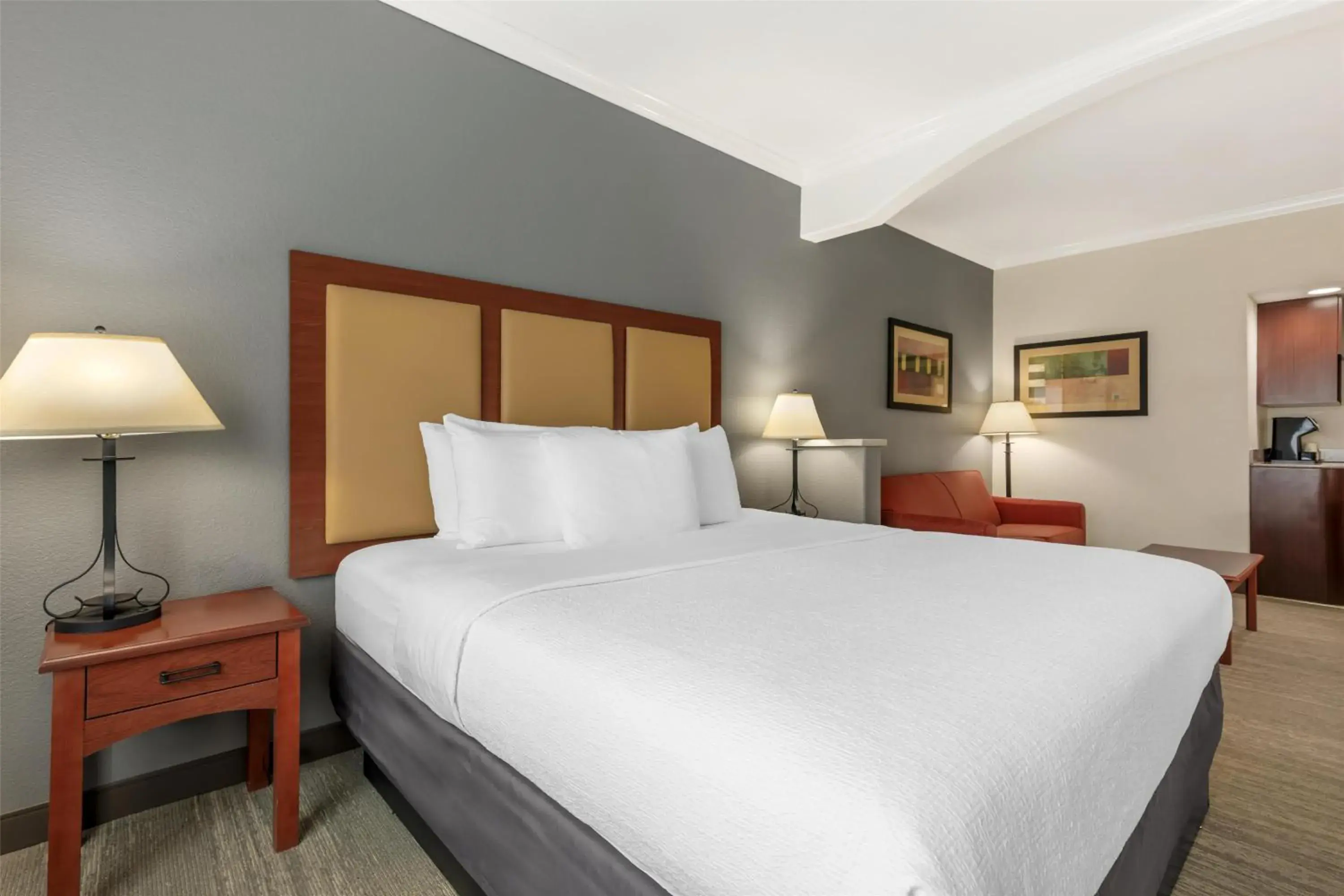 Photo of the whole room, Bed in Best Western Plus Waxahachie Inn & Suites Photo of the whole room, Bed in Best Western Plus Waxahachie Inn & Suites