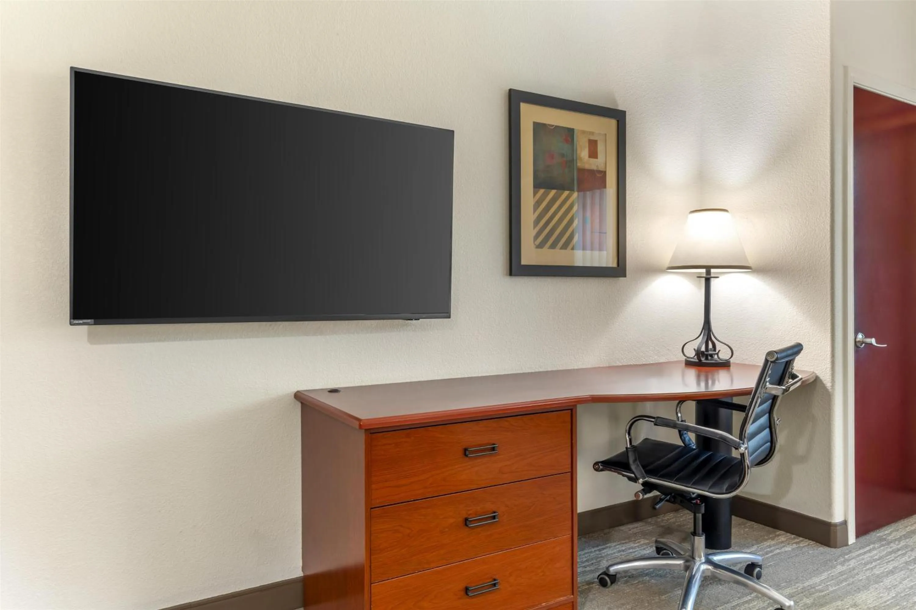 Bedroom in Best Western Plus Waxahachie Inn & Suites