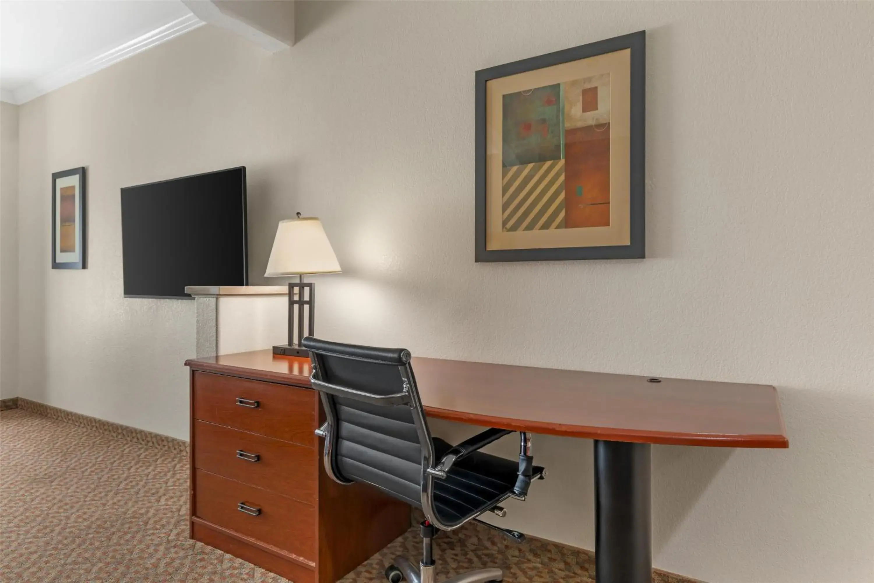 Photo of the whole room in Best Western Plus Waxahachie Inn & Suites Photo of the whole room in Best Western Plus Waxahachie Inn & Suites