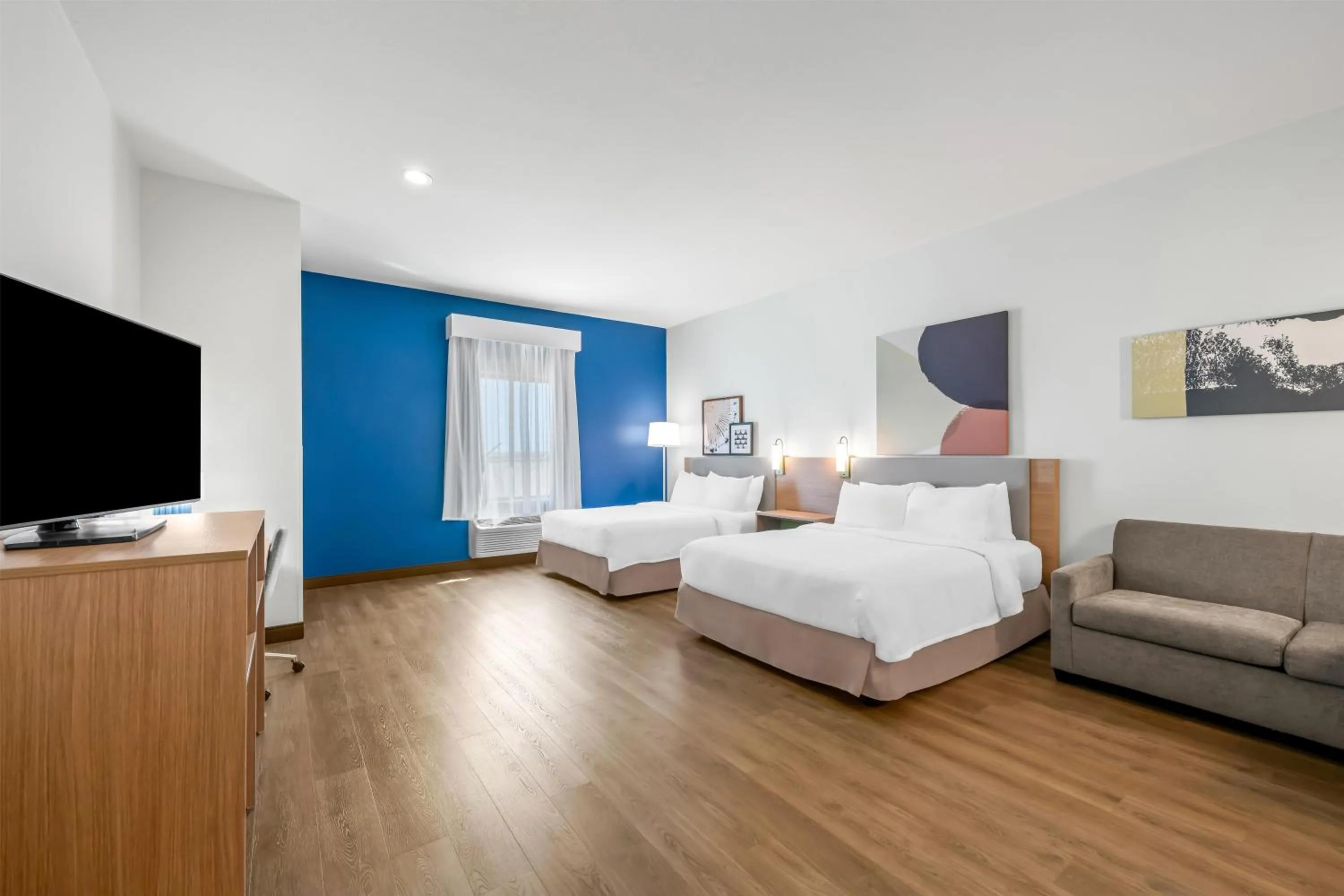 Living room, Bed in Spark by Hilton Fort Stockton